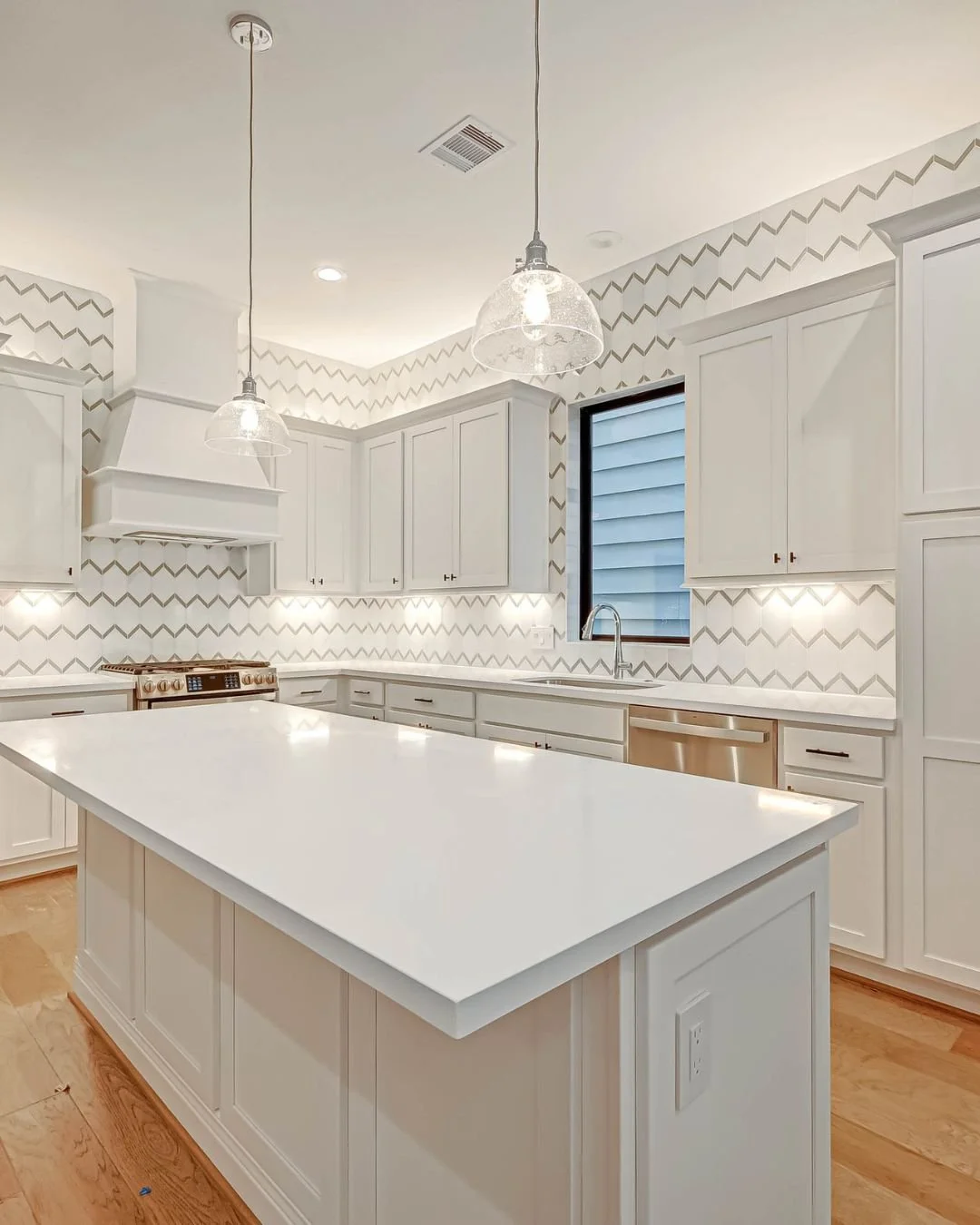Timbergrove Trails has beautiful kitchens waiting for you and your family.

Schedule a tour today by connecting with our sales agent Jason!
📞 (832) 723-3057
📧 jpagan@sbbtexas.com

Visit our website to view our available homes at sbbtexas.com/timber