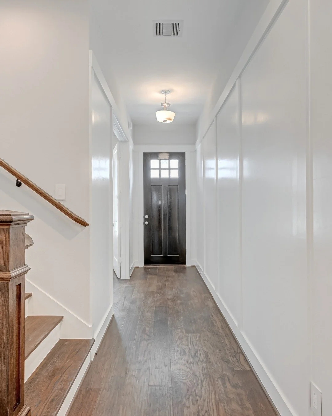 The 10-foot ceilings on the first floor of homes in Timbergrove Trails provide a spacious, open feel that enhances the entire living area.
Limited homes available - visit our website to learn more sbbtexas.com/timbergrove-trails
Get in touch with o