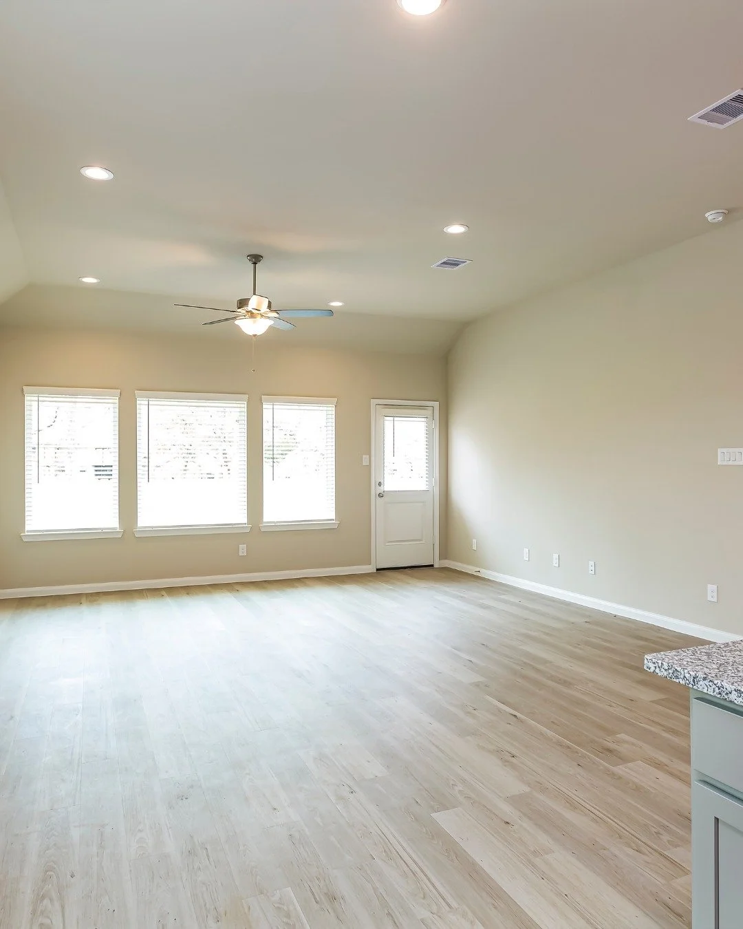 Searching for a new home can be overwhelming, but it doesn&rsquo;t have to be. Let SBB Texas take the stress out of the process with our expert guidance and personalized service. Your perfect home is closer than you think!

#SBBTexas #TexasRealEstate