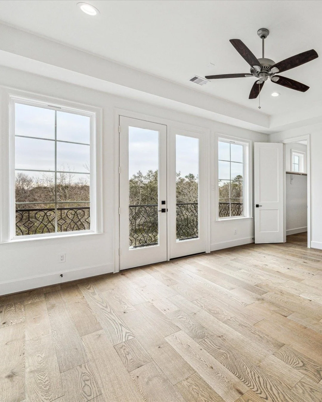 Ready to find the home you've always wanted? 🌟 At Reserve in Memorial, we offer stunning homes in a prime location near the city.
View our available homes at sbbtexas.com/reserve-in-memorial
#TexasRealtor #TexasHomes #LuxuryHomes #LuxuryTexasHomes