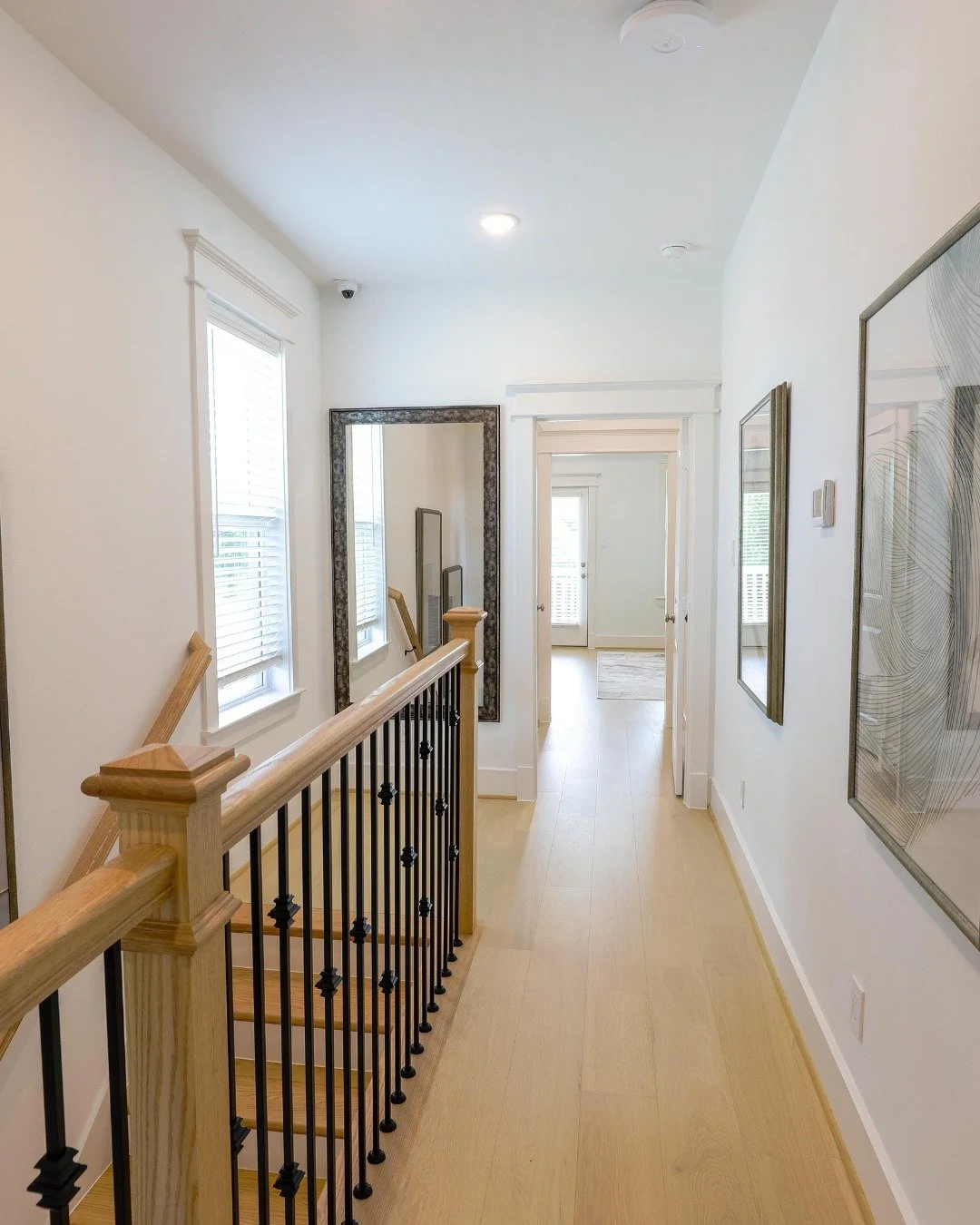 Tour the halls of your potential Pearland home today!
View our available homes by visiting our website at sbbtexas.com/pearland
Schedule a tour today by contacting our Sales Representative, Melanie!
📞 713-322-8200
📧 mmikle@sbbtexas.com
#sullivan