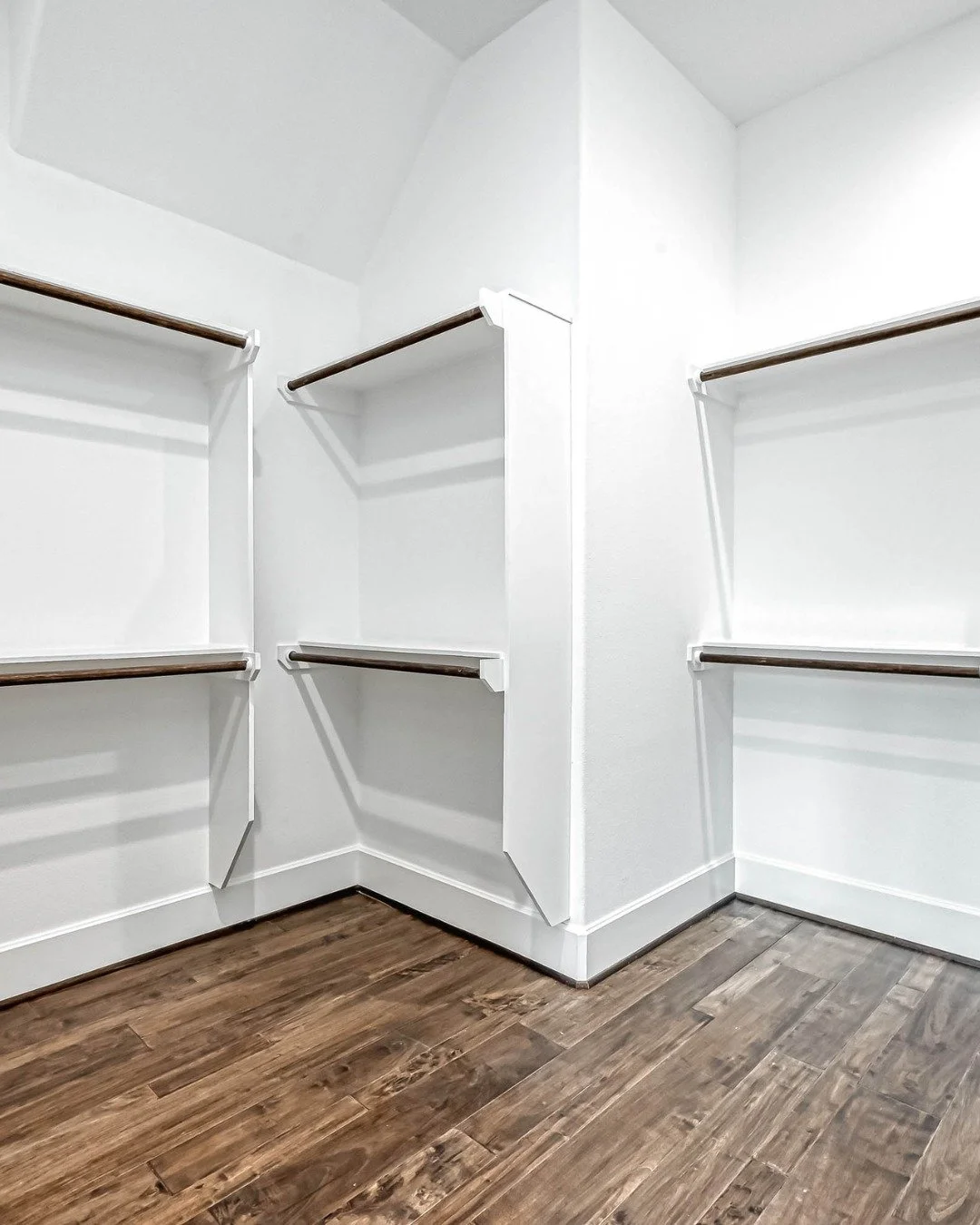 Looking for a spacious closet? Reserve in Memorial has big walk-in closets for those winter clothes.

View our available listings at sbbtexas.com/reserve-in-memorial and contact our sales agent!

Rikki Robbins
📞 (832) 221-8783
📧 rrobbins@sbbtexas.c