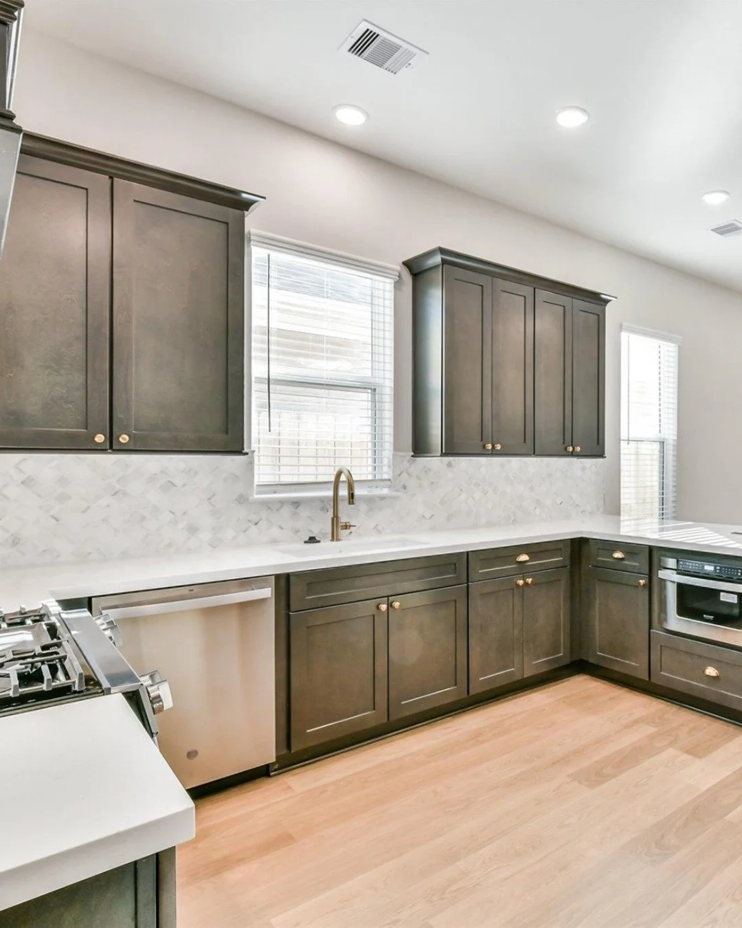 Modern homes with classic appeal &mdash; discover life at Pearland Old Townsite.

Contact our sales agent, Melanie, to schedule a tour today!
📞7133228200
📧mmikle@sbbtexas.com?

Visit our website to view other available homes in Pearland Old Townsit