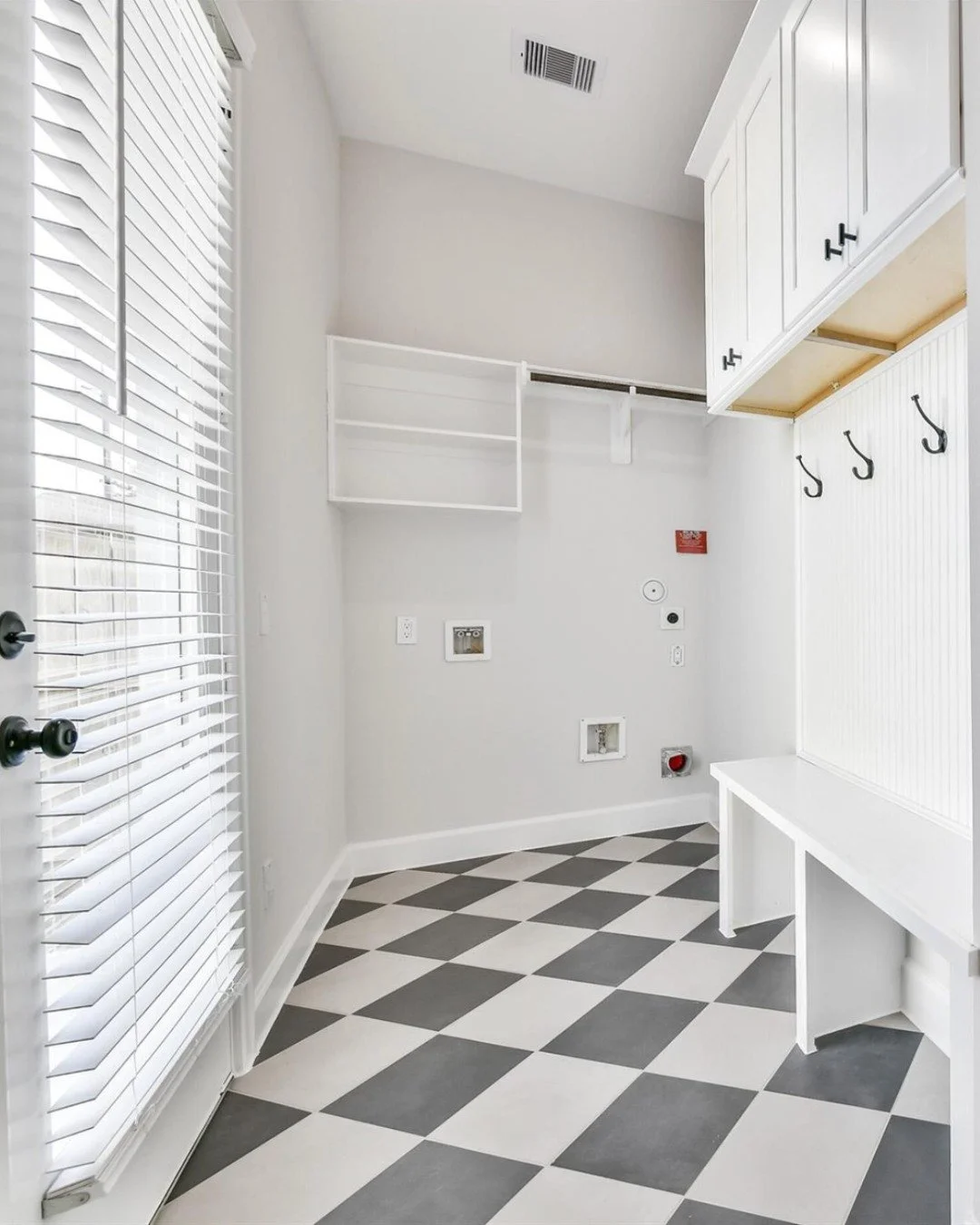 Where convenience meets character &mdash; Pearland Old Townsite puts you close to dining, shopping, and daily essentials.

Contact our sales agent, Melanie, to schedule a tour today!
📞7133228200
📧mmikle@sbbtexas.com?

Visit our website to view othe