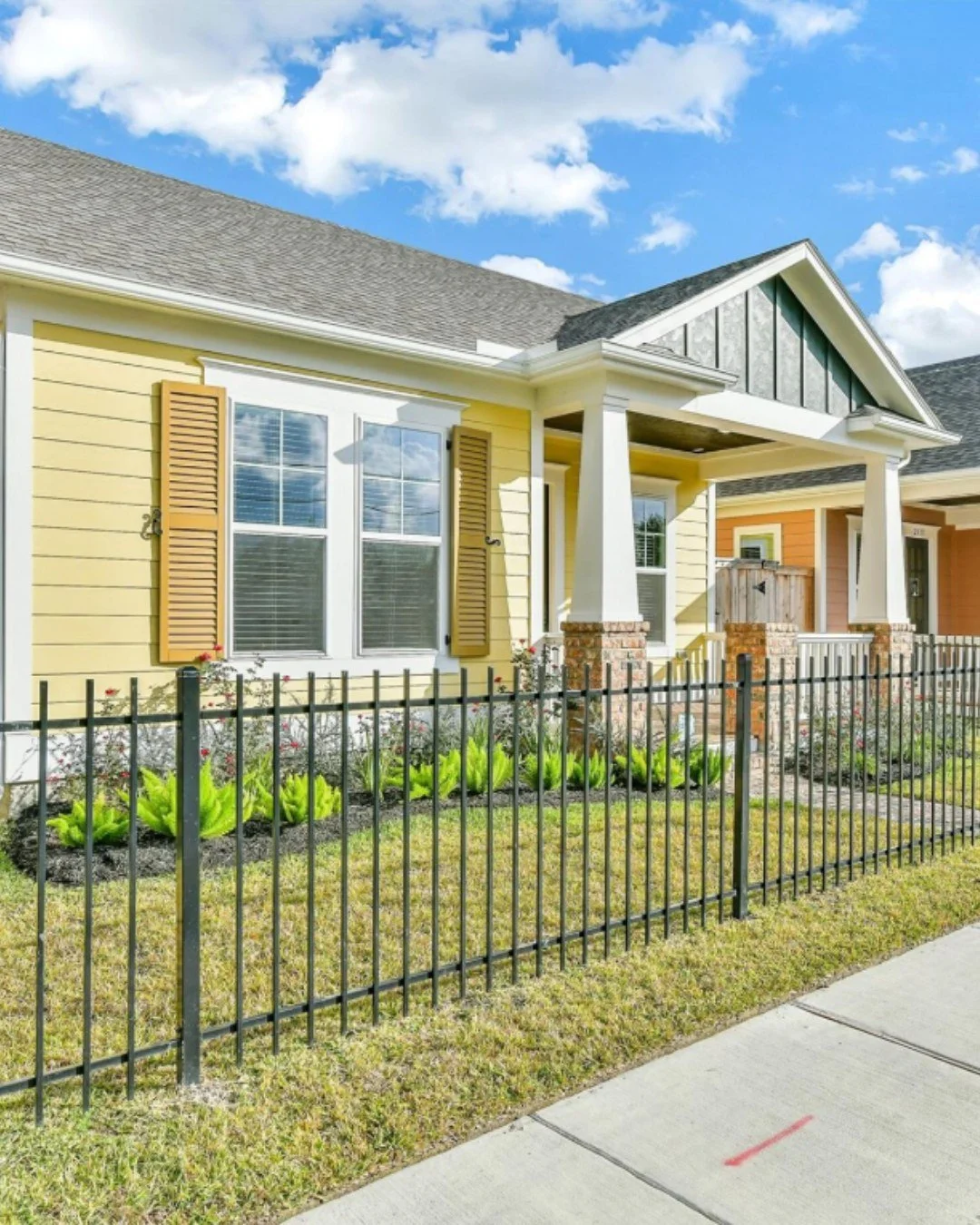 Visit Pearland Old Townsite where new homes blend traditional architecture with contemporary finishes, right in the heart of Pearland&rsquo;s historic district!

Contact our sales agent, Melanie, to schedule a tour today!
📞7133228200
📧mmikle@sbbtex