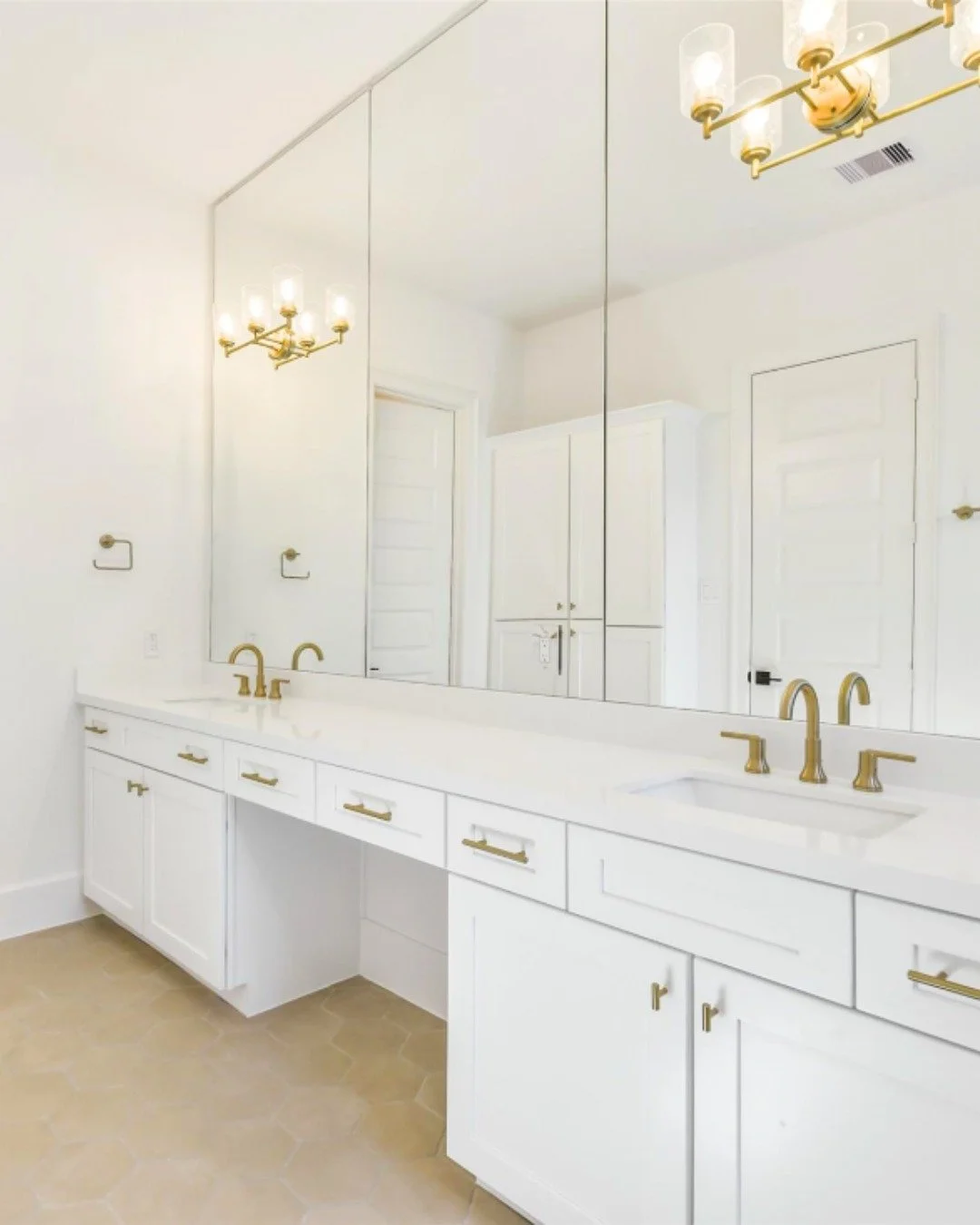 Looking for a home in Houston, Texas? Reserve in Memorial has 3 and 4 bedroom homes with an onsite off-leash dog park, perfect for four-legged family members, and the highly acclaimed Spring Branch ISD, ensuring top-tier education.

Visit sbbtexas.co