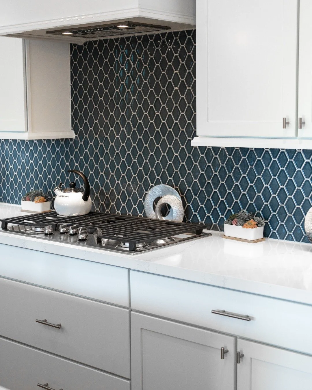 Enjoy a home-cooked meal in a Sullivan Brothers Builders home. Reach out to a sales agent, so we can assist you on your home-buying journey!

Visit our website to view our communities and available homes - sbbtexas.com/

#houstonhomes #houstonrealtor