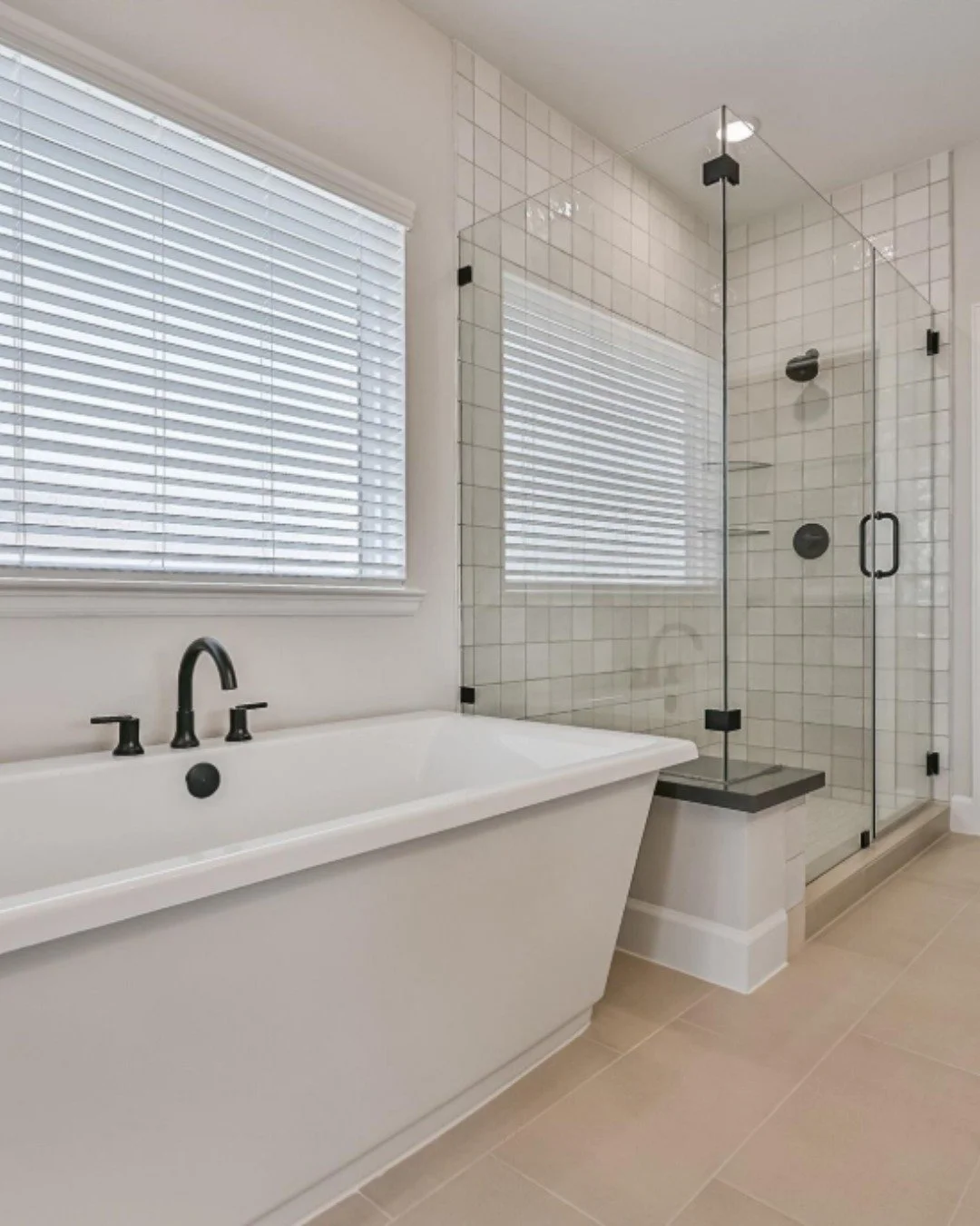 Looking for a home with a walk-in shower and free standing tub? Pearland Old Townsite is the community for you!

Visit our website to learn more about Pearland Old Townsite and to view our available homes - sbbtexas.com/pearland

Contact our sales ag