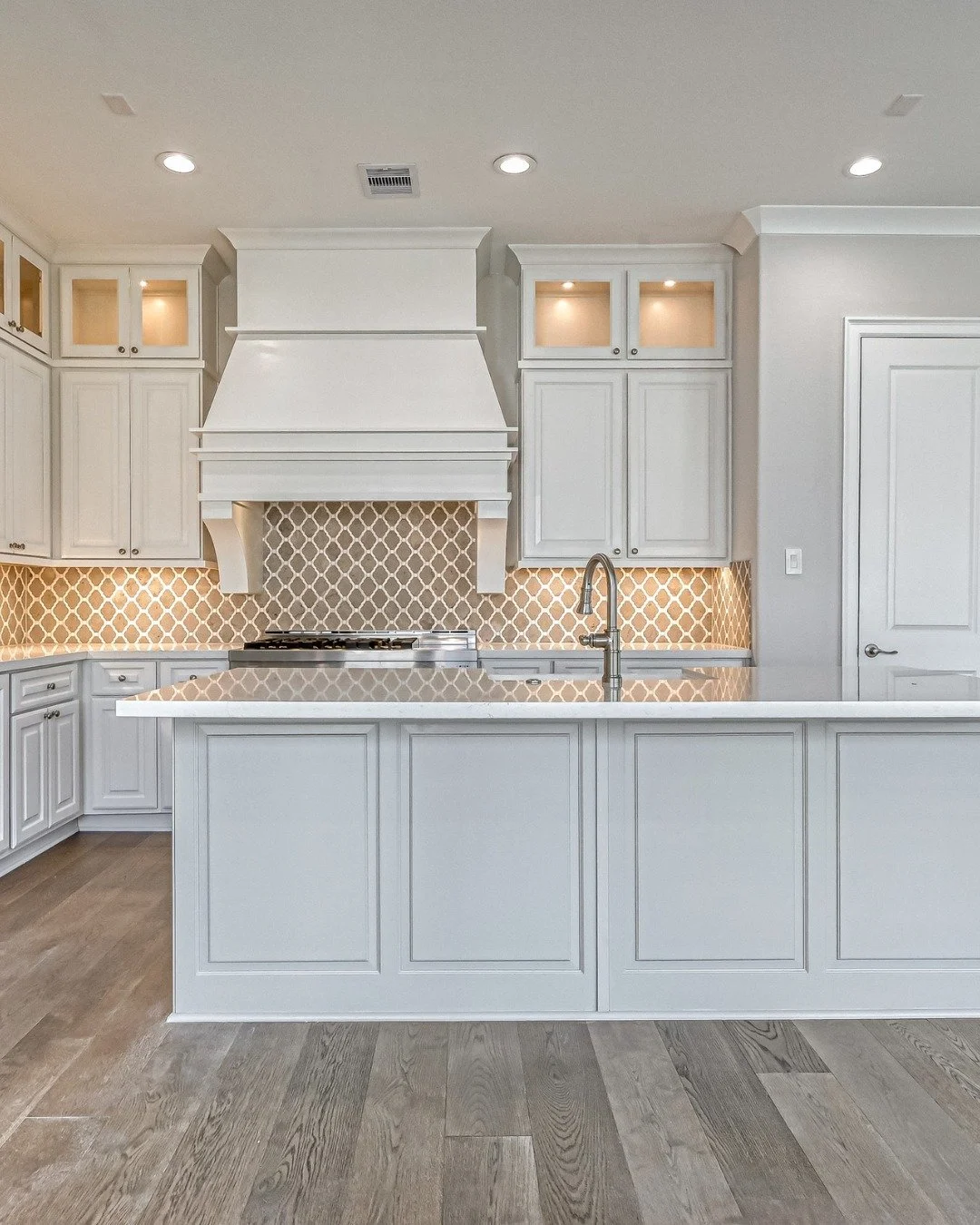Our homes in Reserve in Memorial features open-concept layouts, oversized kitchen islands, and stunning finishes make every home in this community feel exceptional.

Visit sbbtexas.com/reserve-in-memorial to learn more about the community and to view