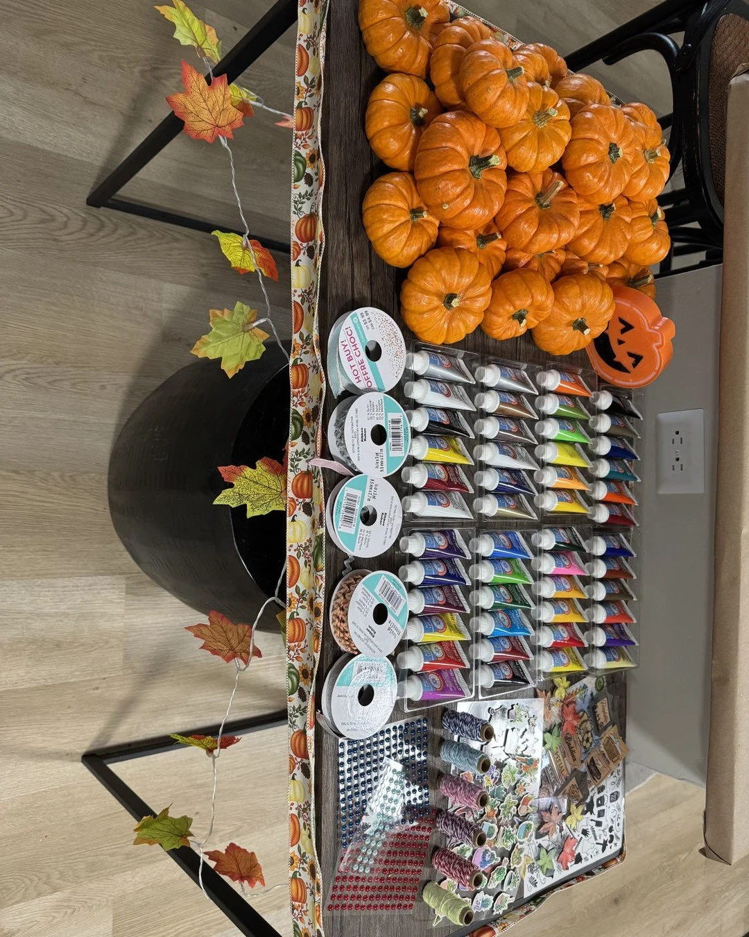 A HUGE thank you to all our wonderful residents who joined us for our Pumpkin Painting &amp; Fall Party last week! 🎨🕯️ Your creativity (and those pumpkins!) were absolutely gourd-geous! 
🧡We love seeing our community come together and can&rsquo;t 