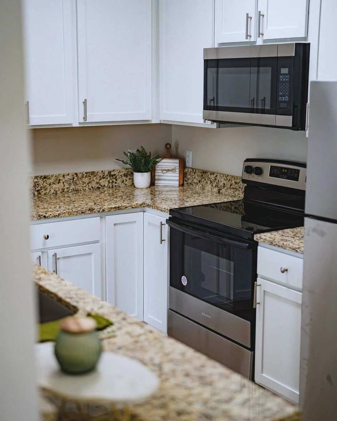 Where modern design meets everyday comfort ✨ From morning coffee at the island to dinner with friends, this space does it all.