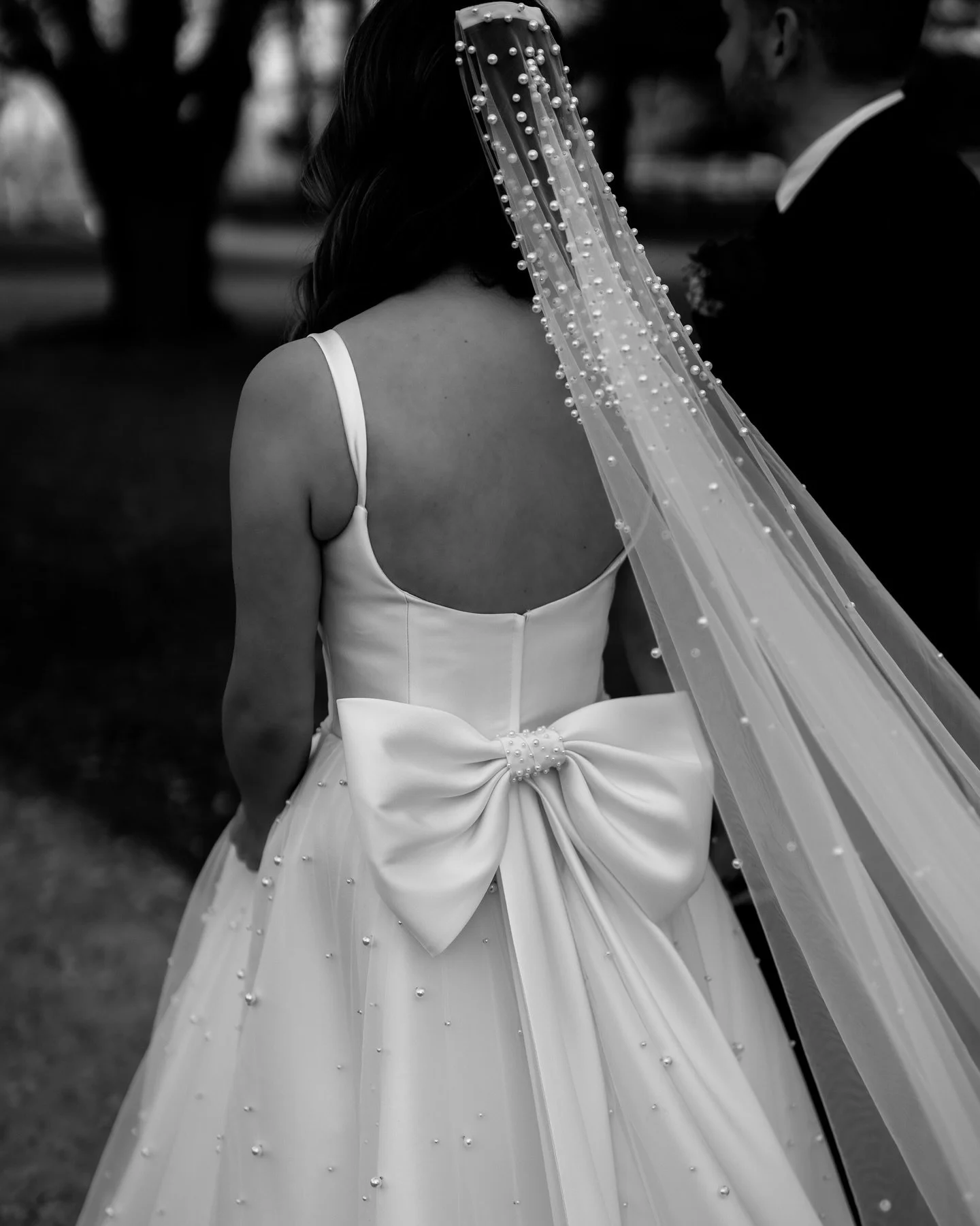 ALLY + JAMES // Another wonderful wedding at @eastingtonpark, thank you so much for choosing me to capture your beautiful day! 🤍 

Photographer - @charlotteboswellphotography
Videographer - @erinocainfilm
Makeup - @roxiemakeupuk
Band - @tmd_band
Ven