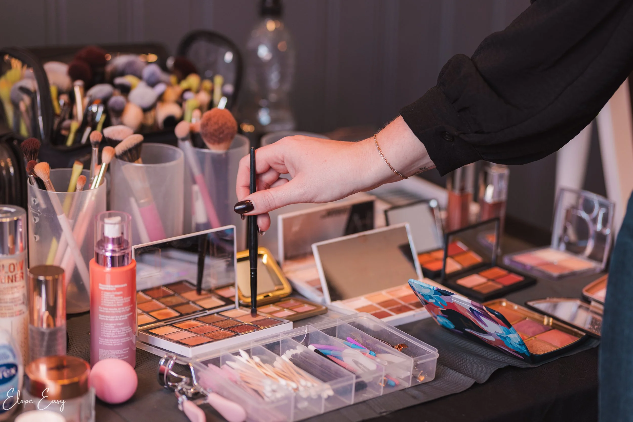 Morning prep wedding photos