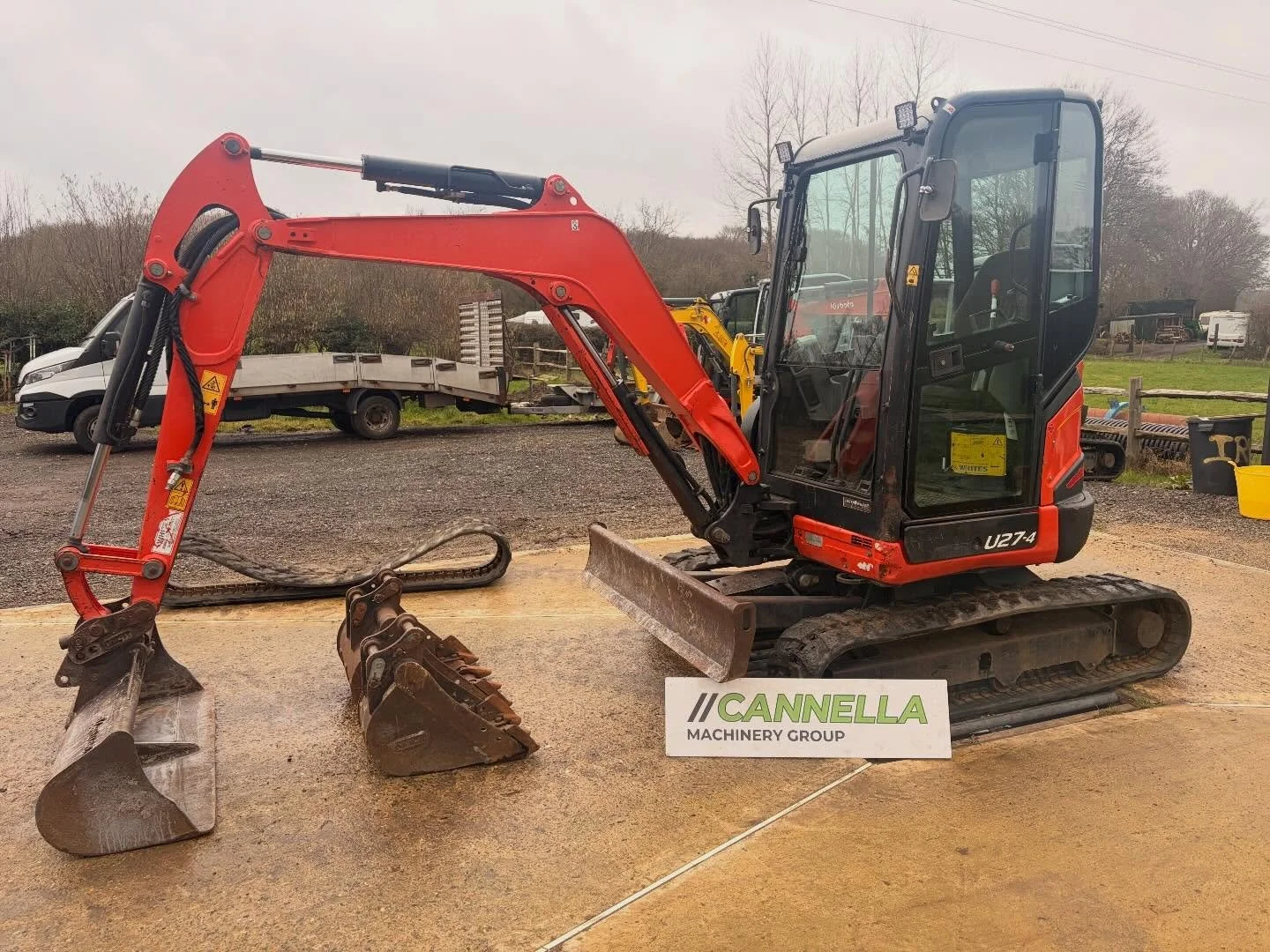 Kubota U27-4 Mini Digger 2.7 ton&nbsp;digger Year 2019, 3739 hours&nbsp; &pound;17,495 +vat

* Nice condition
* Fully serviced all oils, filters and aux belt
* New top roller
* Comes with spare part worn track&nbsp;
* Good around all pins and bushes&