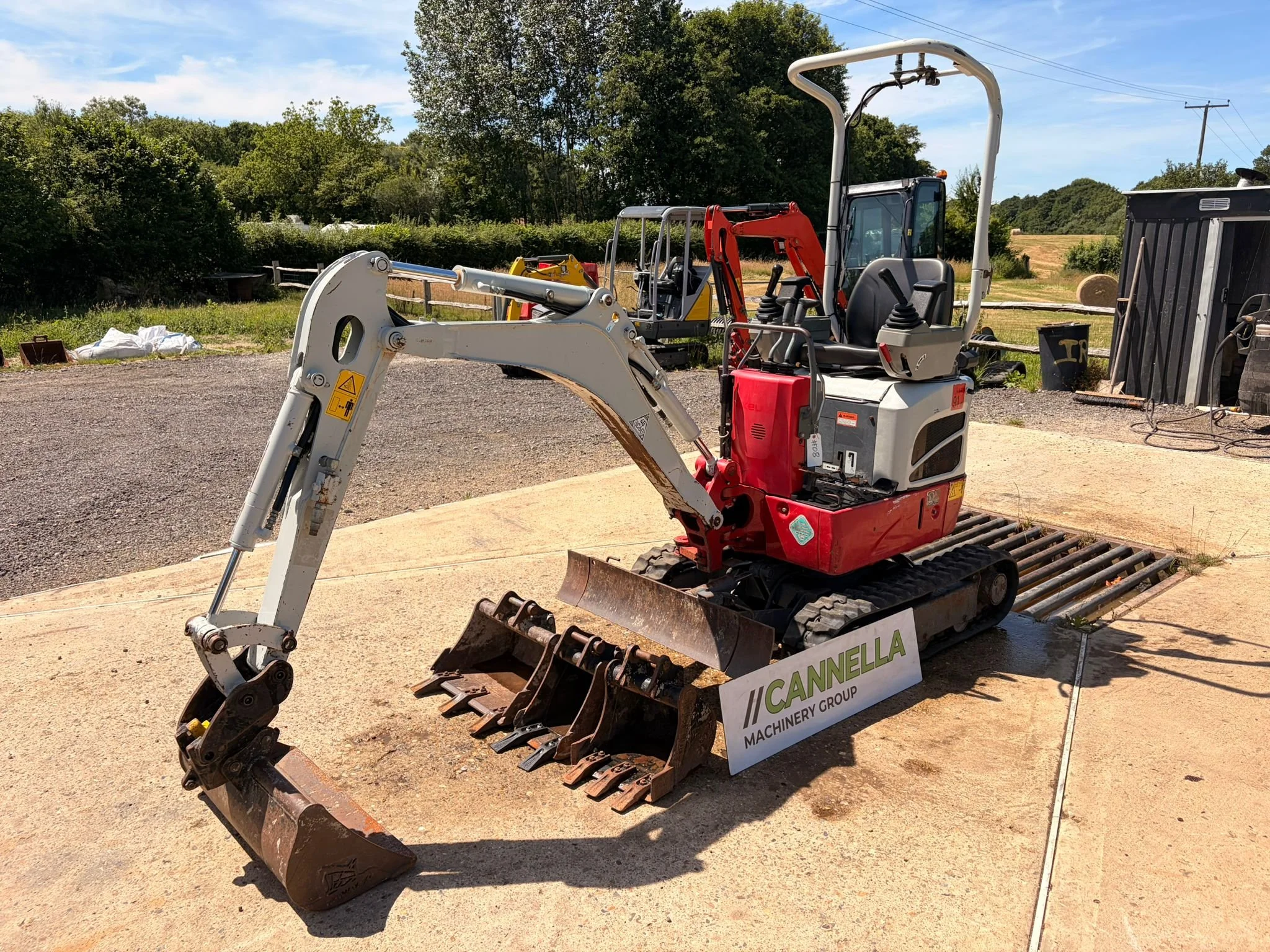 Takeuchi TB210R 1.2 Tonne Digger