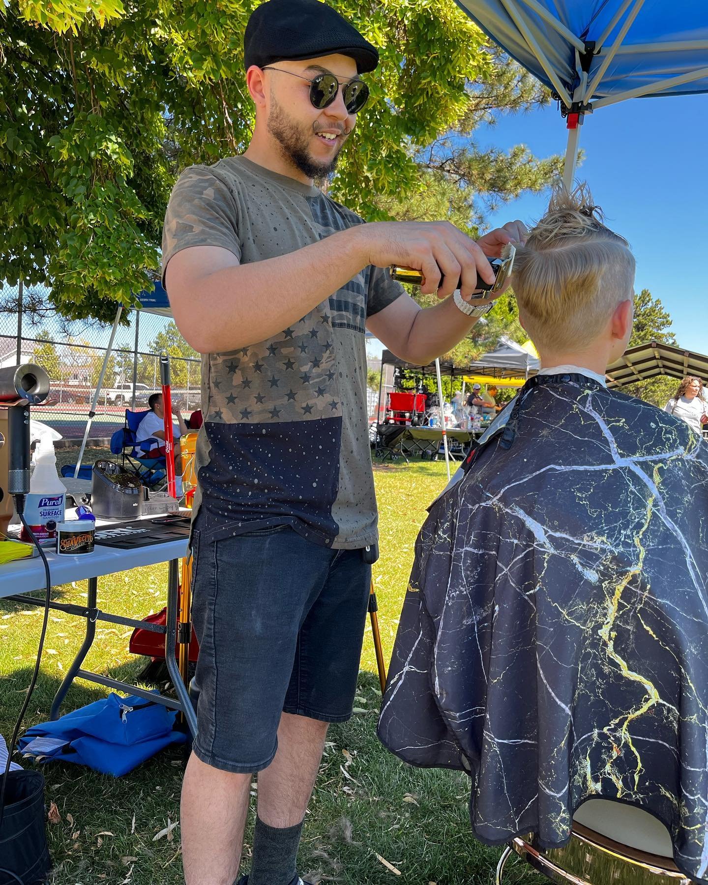 It’s fundraising Saturday! Come through to get your haircut at constitution park in West Jordan, we are donating some the proceeds to the young football league! We will be here until 4pm come enjoy the sun and good company! #fundraiser #youthfo