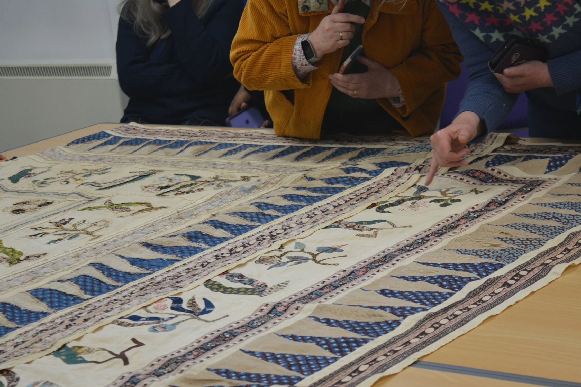 ‘People’s hands have made history’: Surgery, Sewing and Embodied Identity