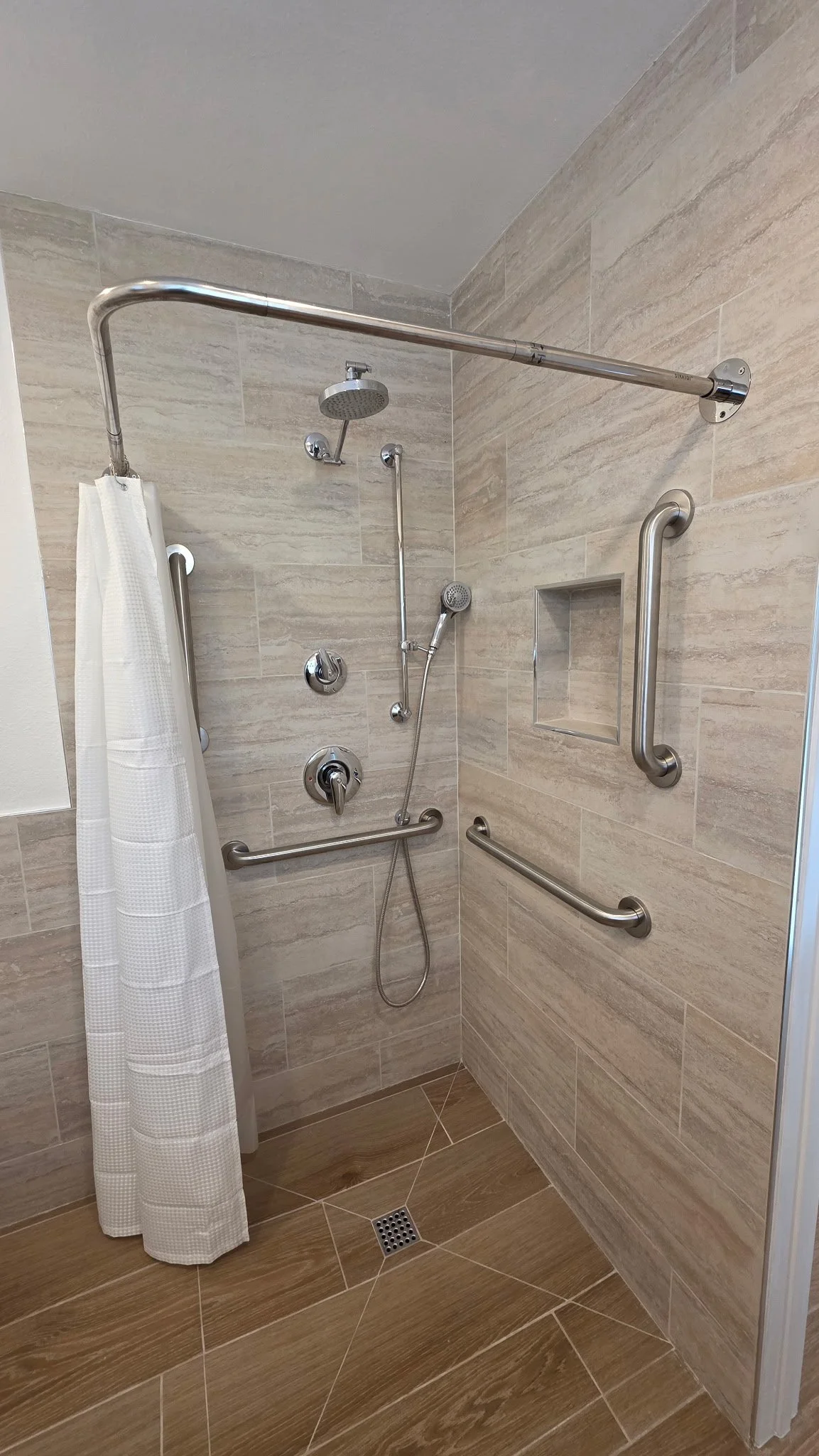 1160773932567070353 2.JPG