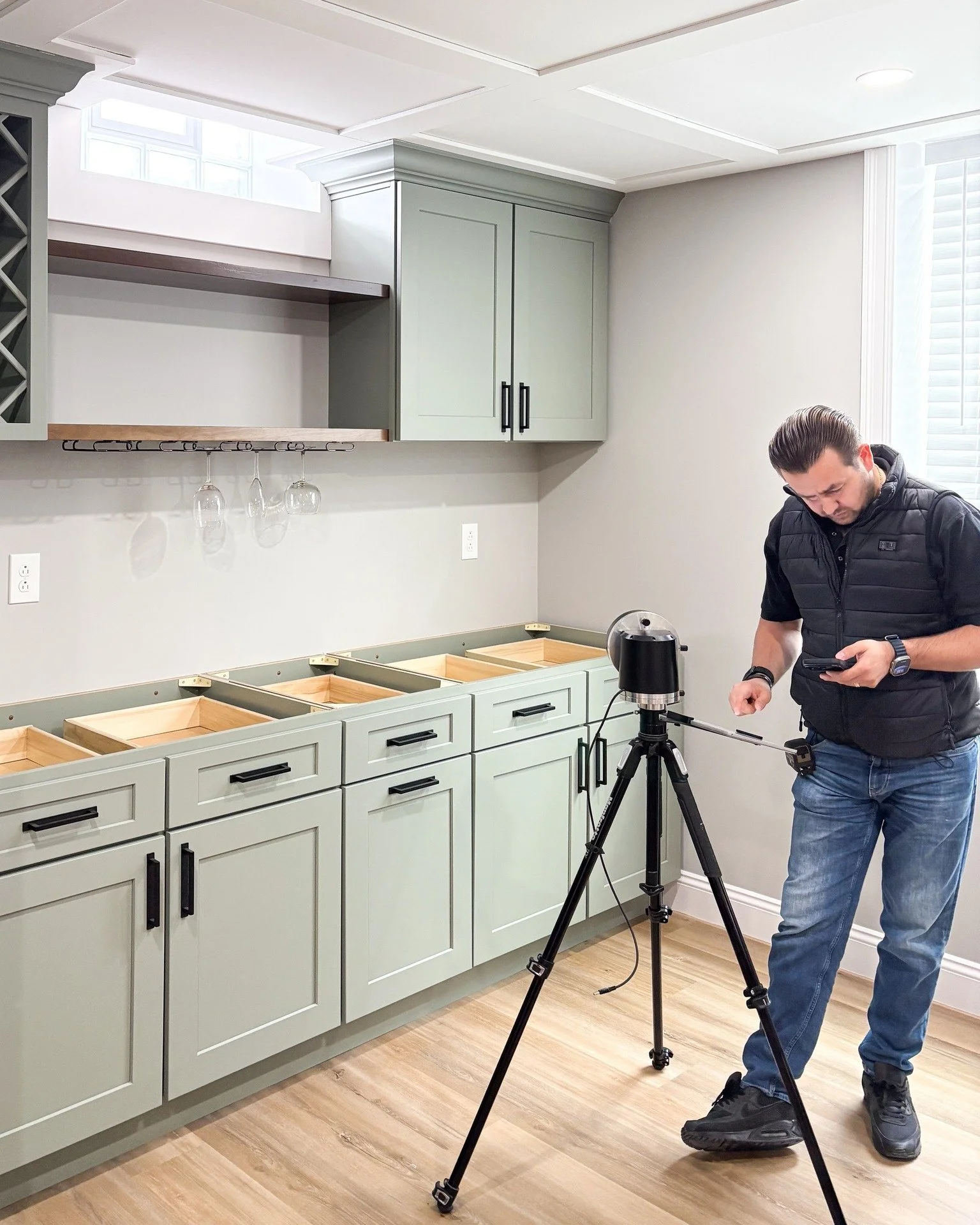 Here's what a busy day of templating looks like for Ivan. 

Your templating process uses laser technology to create the most accurate overview of your countertop measurements. There is no guessing here! 

Once your countertops are templated, installa