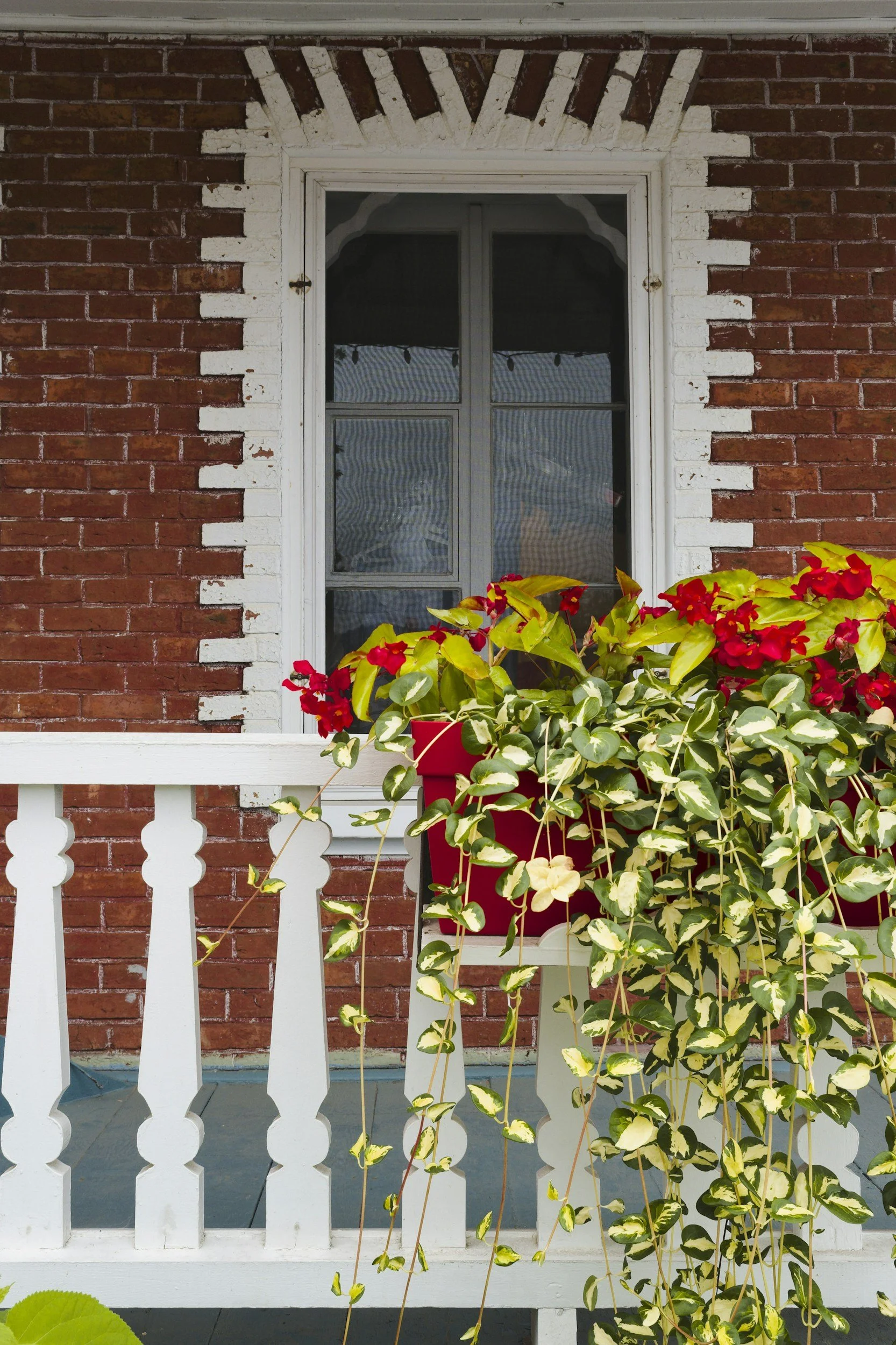 Spring porch ideas for you Baxter home in Fort Mill by Melissa Koeman of Proch and Petal.