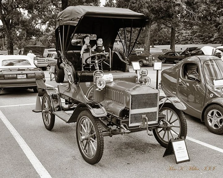 WEB 1906 Maxwell Touring Car in Black and White 212 2137.jpg