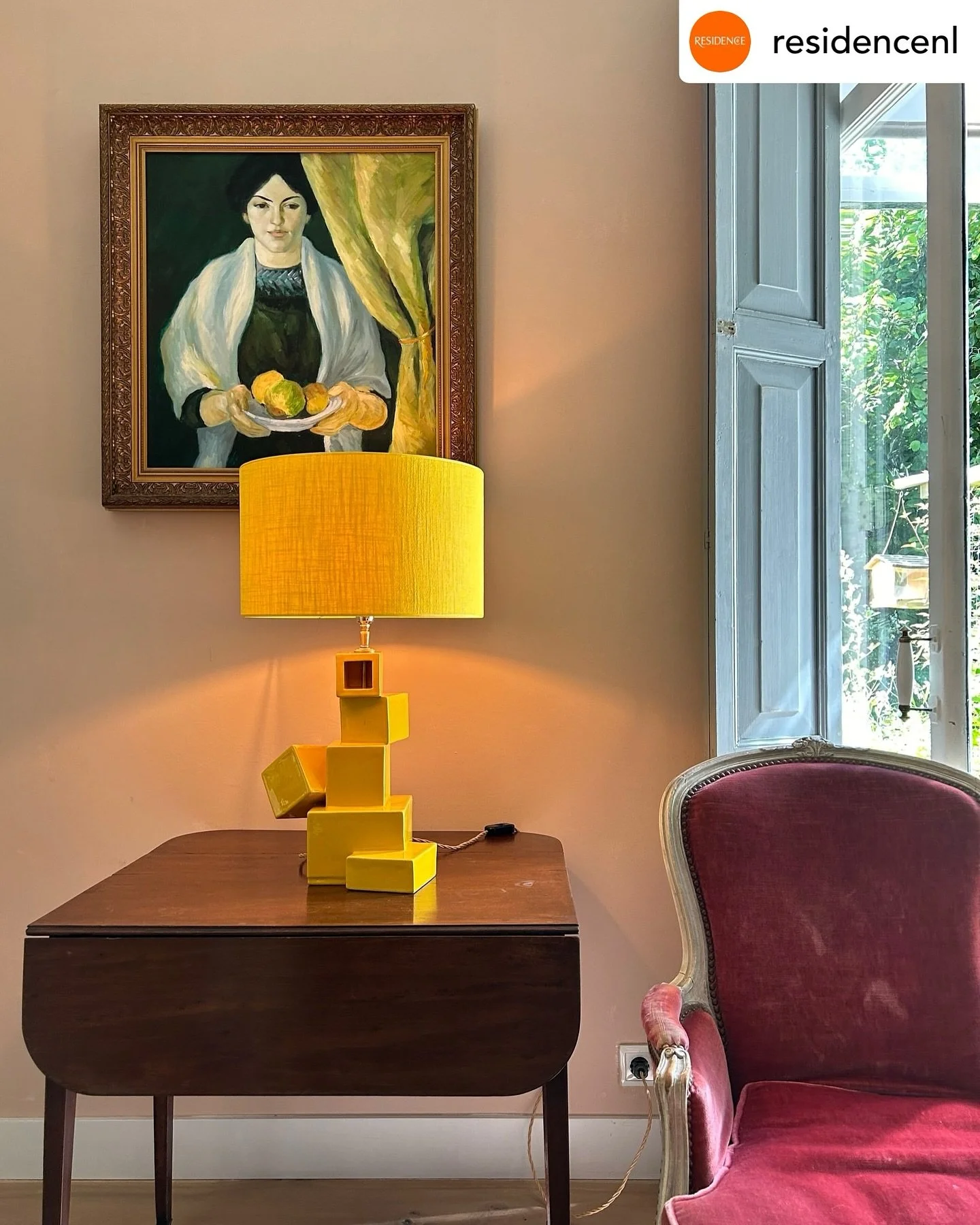 So happy to be featured in @residencenl 
This yellow square lamp brightens the whole living, even when not turned on 🌞
This photo was taken at @theaterhuisamaliaoegstgeest 
.
.
.
.
.
#residencemagazine #brutalistlamp #colourfulliving #uniqueinterior