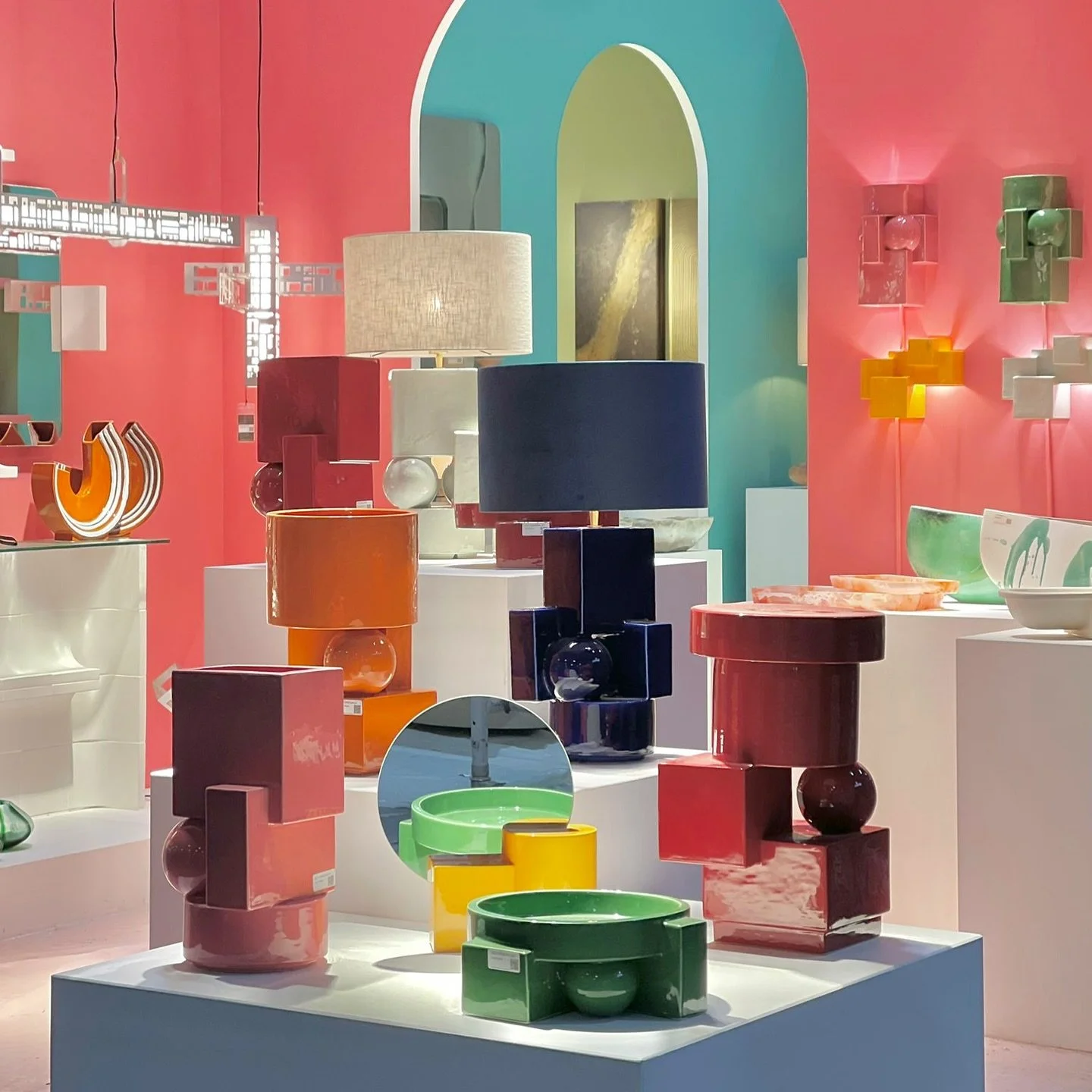 Add a little colour to this grey weather!
Collection for @versmissen.nl 
.
.
.
.
#popofcolour #interiordecor #ceramiclife #colourfullhouses #dutchdesign #hospitalitydesign #ceramics #ingesimonis_porcelainstudio