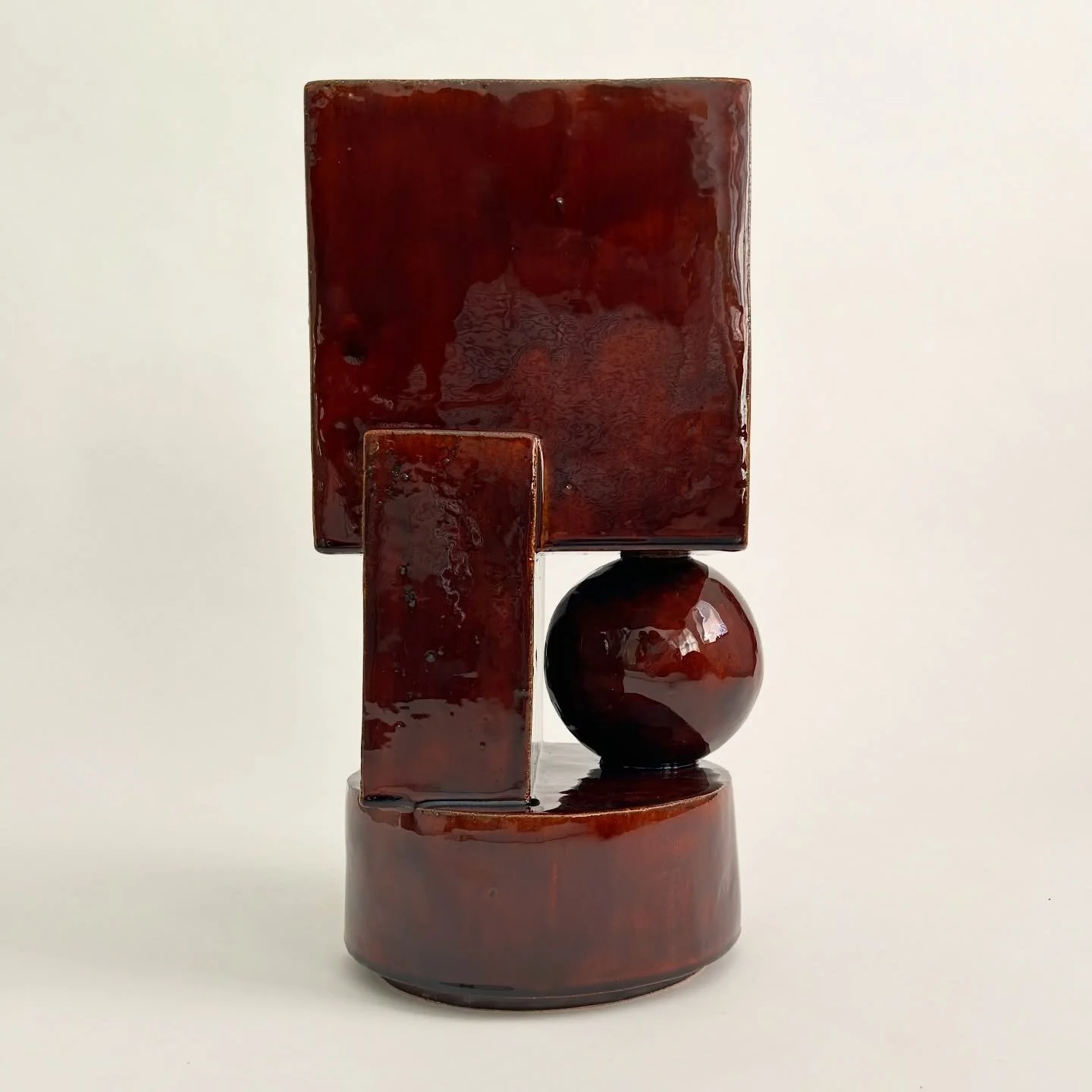 Still in love with this piece i made a while ago
.
.
.
.
#brutalistvase #sculpturalceramics #sculpturalvase #inspiredbyarchitecture #architecturaldigest