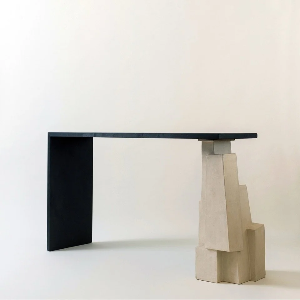 In five weeks, the time will finally come: Milan Design Week takes place. The 2Adrian table is included in the Solidified presentation!
.
.
.
.
.
#brutalisttable #solidified #milandesignweek2026 #fuorisalone2026 #statiuspr
📸: @basadriaans