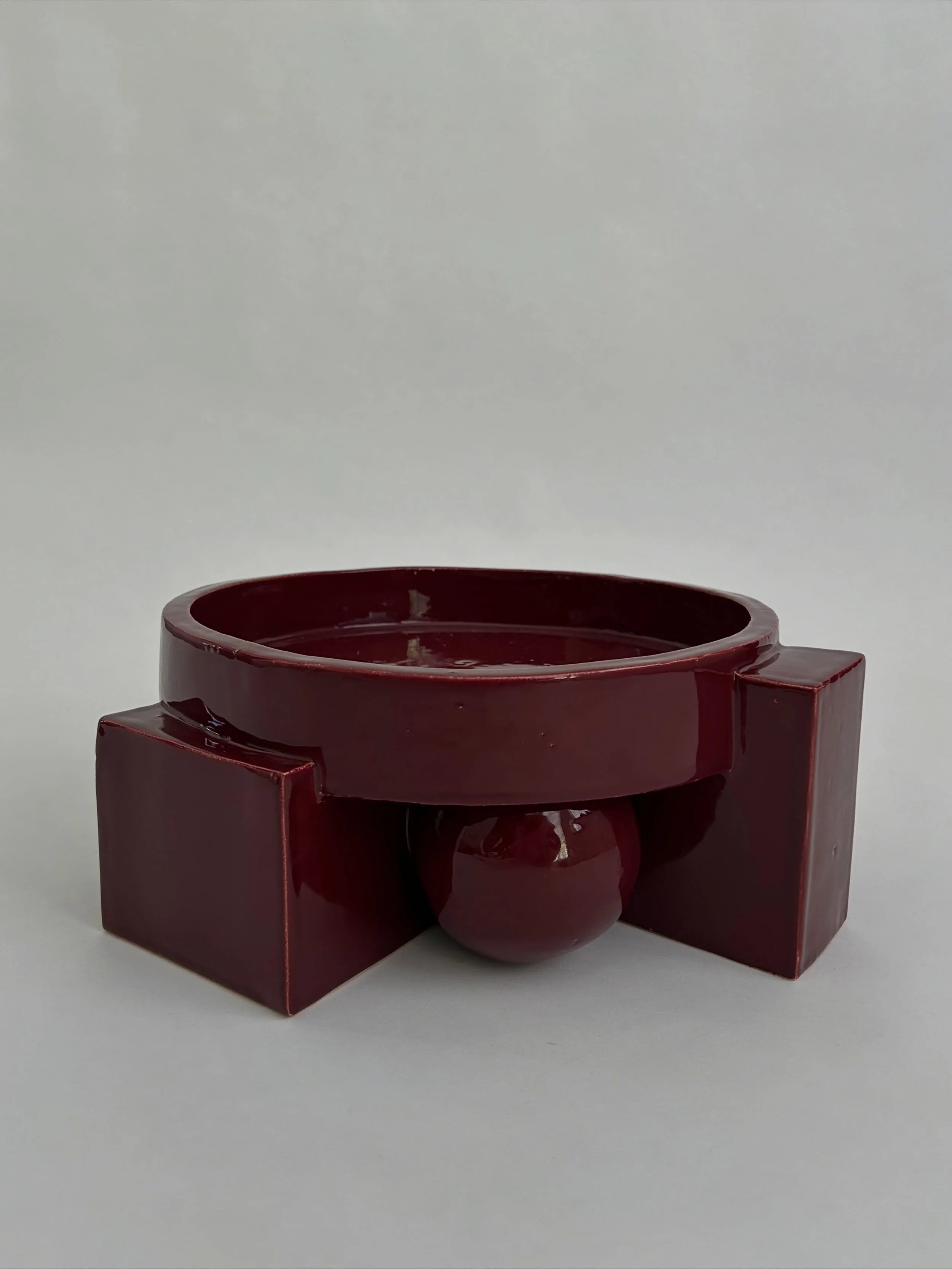 A timeless elegant design for the table, in the hallway or bathroom as an eye-catcher, as a statement piece. It stands out for many reasons that you will discover once the piece is in your home
.
.
.
.
#tablepiece #conversationpiece #softbrutalism #v