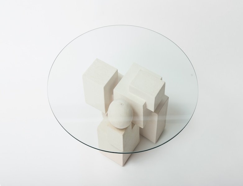Brutalistische coffeetable van keramiek van bovenaf