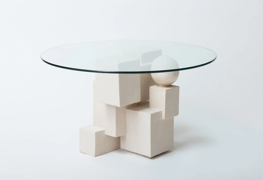 Salontafel van keramiek geinspireerd op architectuur