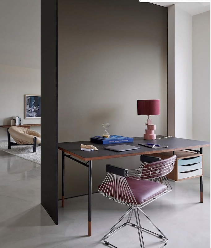 Oud roze tafellamp - interieur Framwork studio ph: Kasia Gatkowska photography