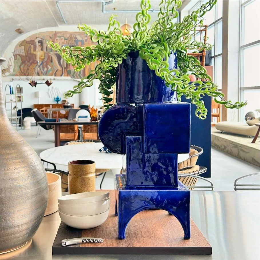 M plantpot in blue