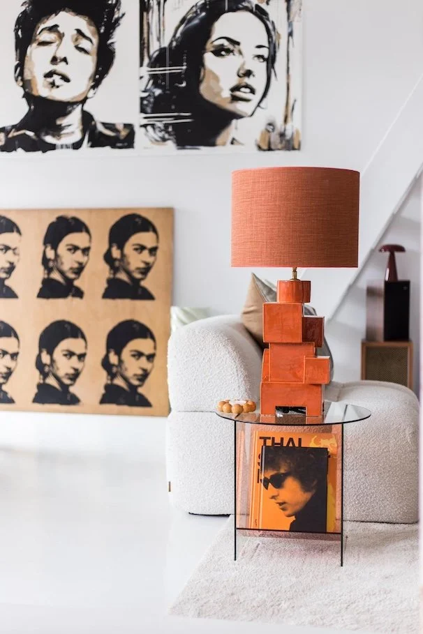 Oranje tafellamp in interieur Milla Novo