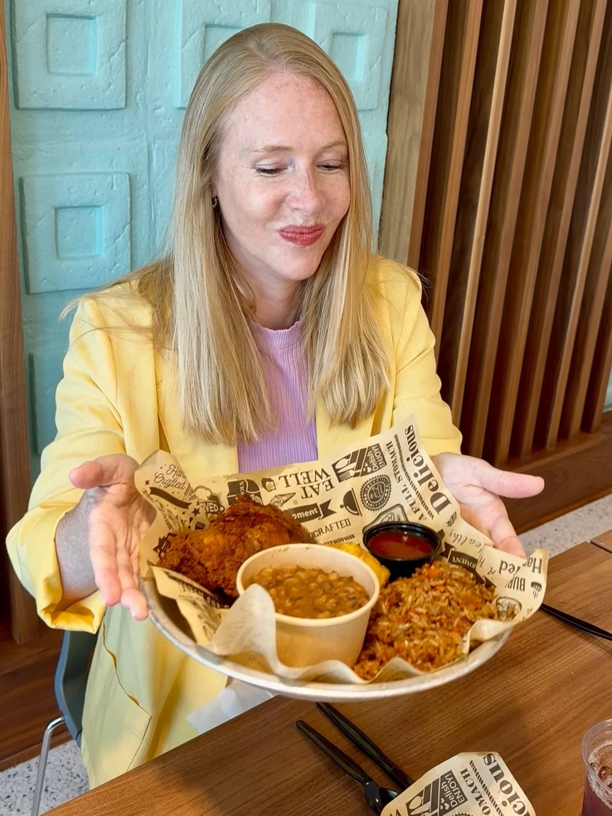 Jackson food is 🔥 A few must-try restaurants and experiences ❤️👇

🐓 Slow Food Served Fast at Hen &amp; Egg with Top Chef and Chopped alum Chef Nick Wallace. Get the Peach Cobbler Cinnamon Roll.

🍓 Nostalgia and awesome strawberry milkshakes at Br