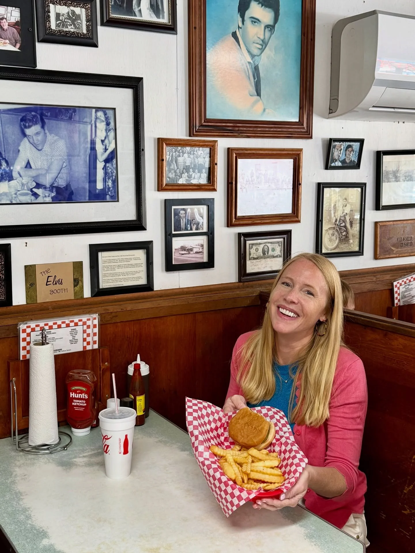 Tracking Elvis in Tupelo! 🎵 From dough burgers to drive-ins, this trip along the Natchez Trace is super cool. 😎 Follow in The King&rsquo;s footsteps to&hellip; ⬇️

Elvis Presley Birthplace and Museum : See his birth home, understand his humble begi