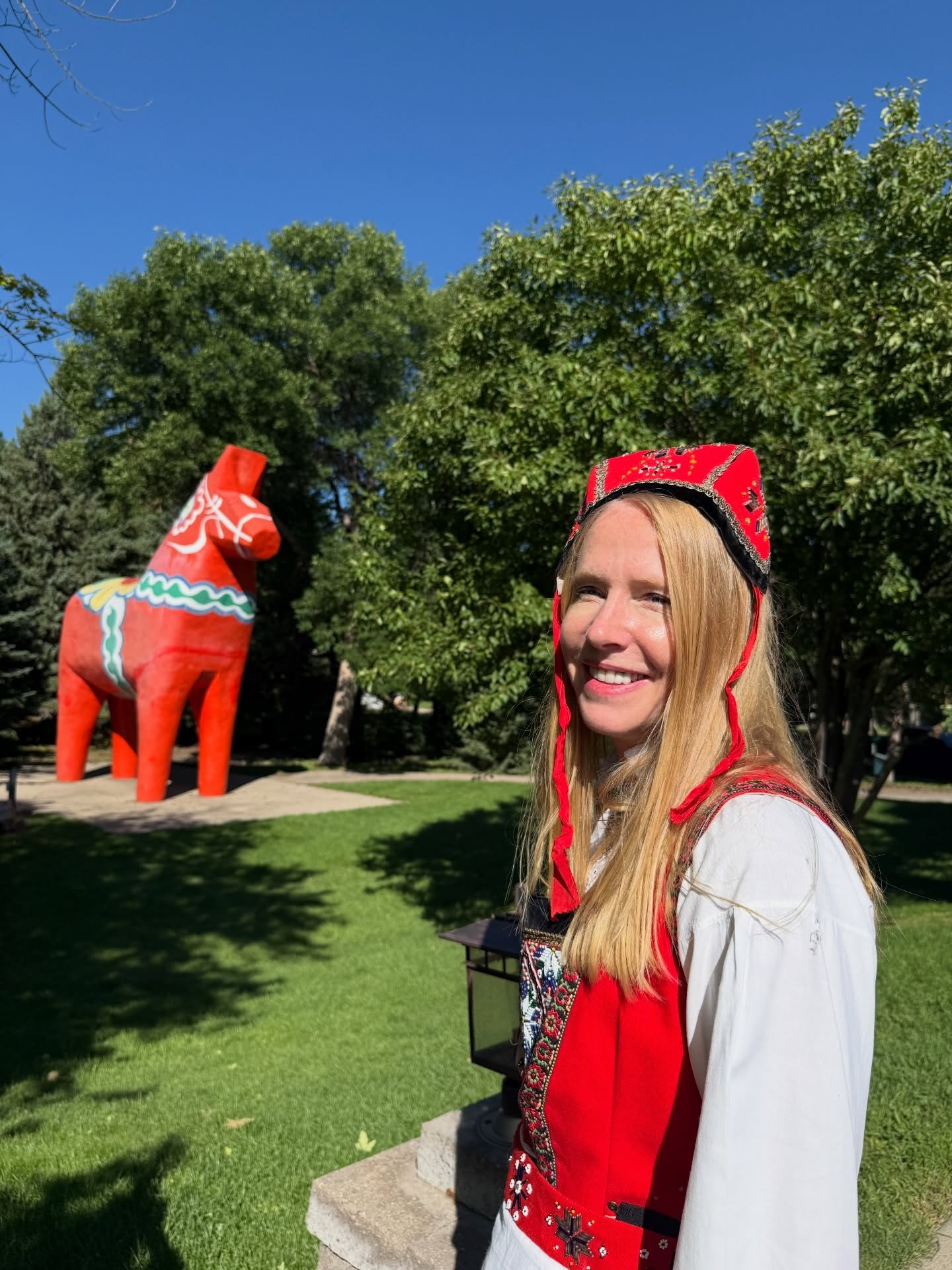 North Dakota road trip, anyone? 🚗✨

Start in Minot, where Scandinavian heritage meets bold street art and seriously good local beer. 🇳🇴🎨🍺

Wander through Scandinavian Heritage Park, snap photos at Union Silos, explore the murals of Citizens Alle