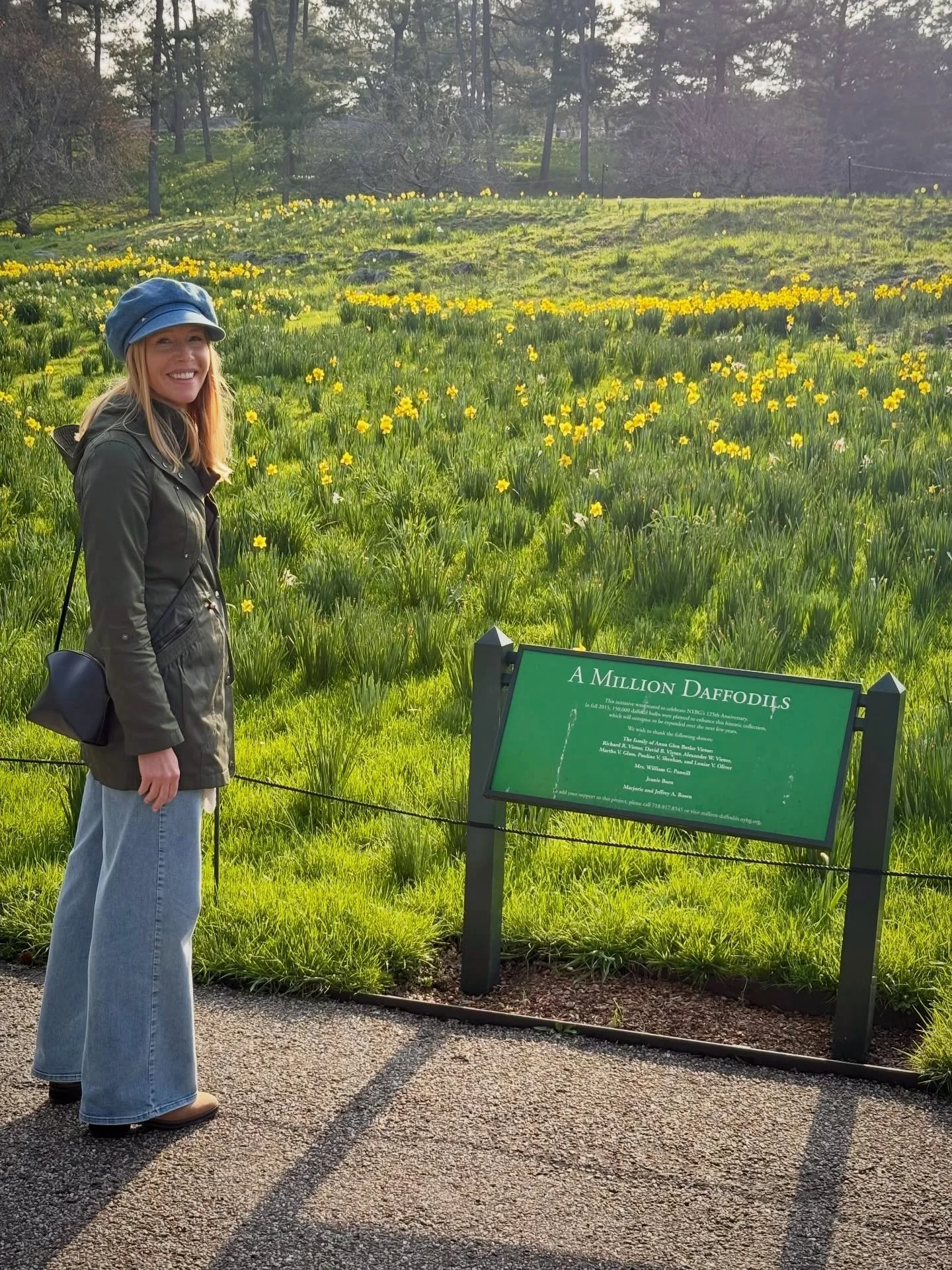 Happy Easter 🐣 from NYC @nybg My mom planted Daffodils growing up. They remind me of spring, Easter and life&rsquo;s little blessings. Sending them your way today. 🌼

#easter #nyc #botanicalgardens #travel #flowers