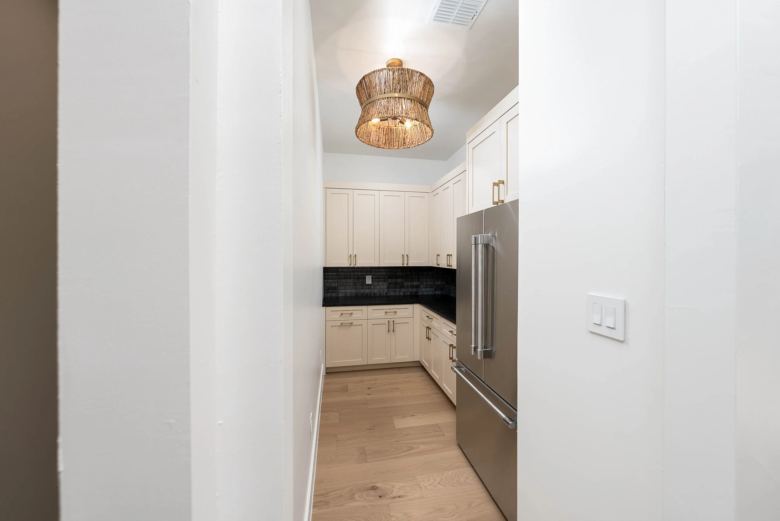 135 Stoneledge Dr-11.jpg