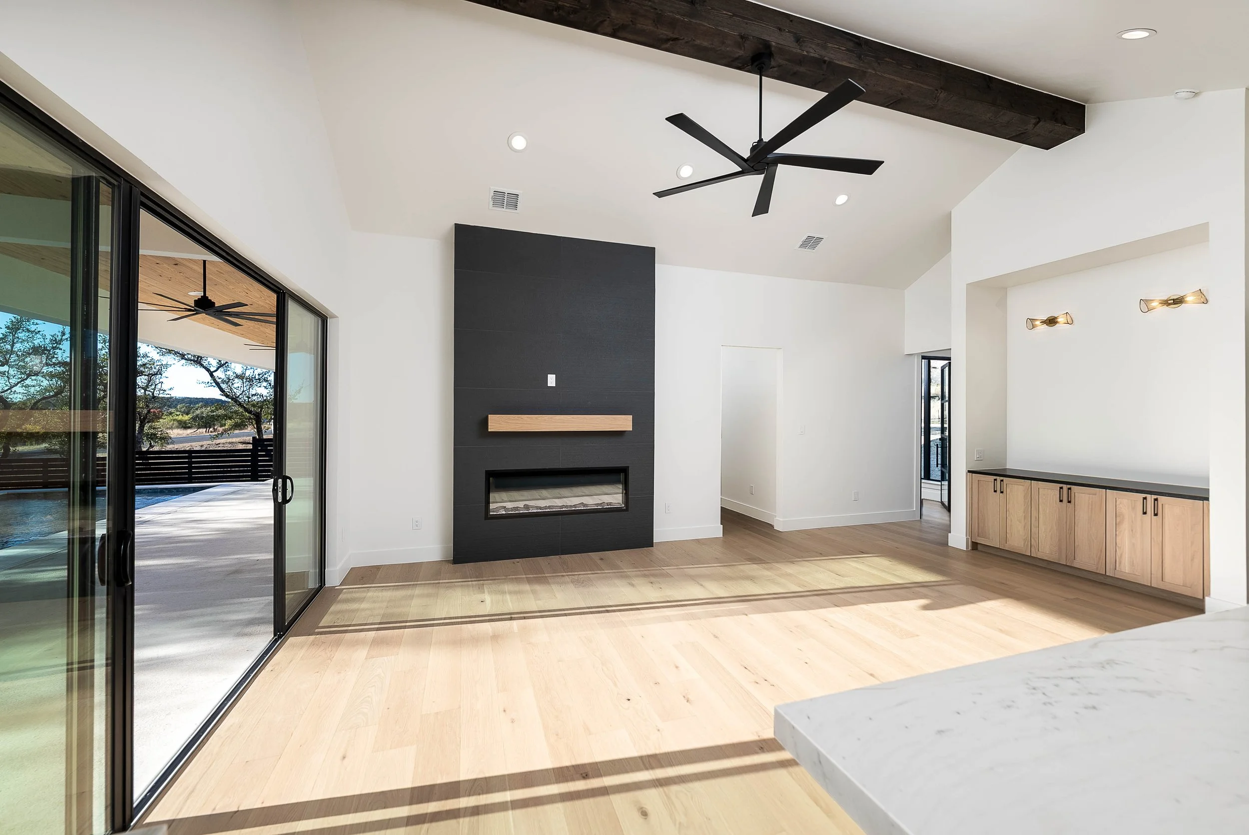 135 Stoneledge Dr-5.jpg