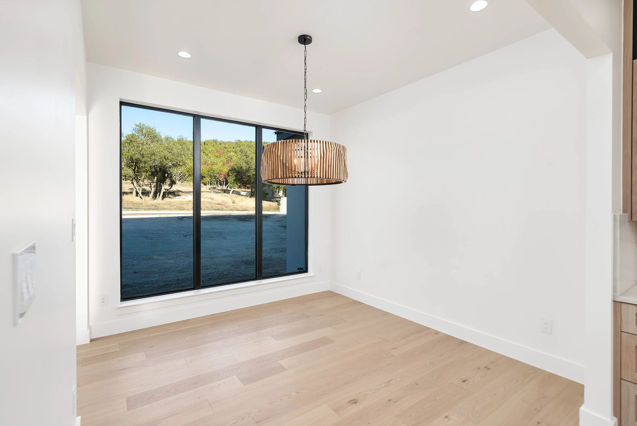 135 Stoneledge Dr-15.jpg