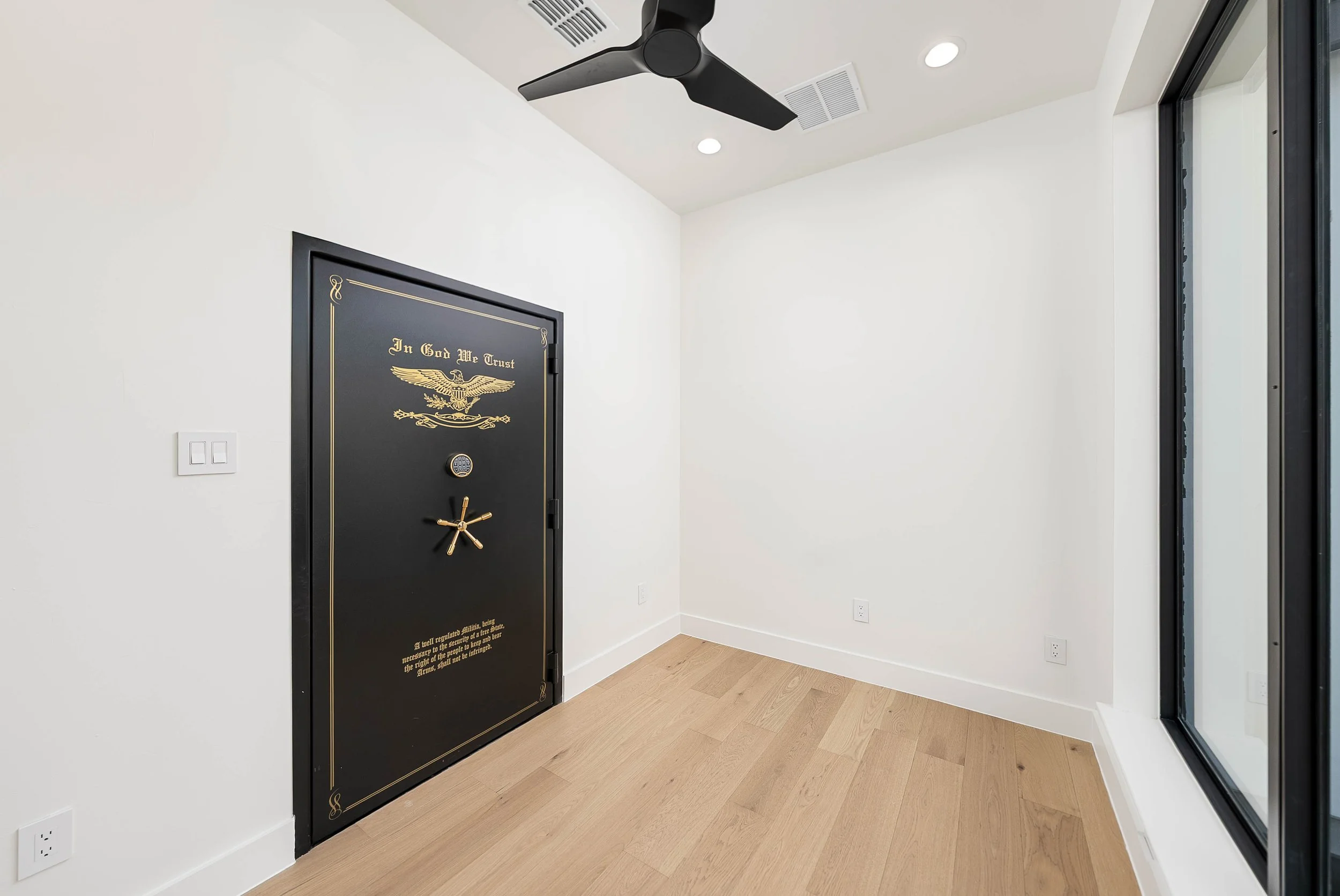 135 Stoneledge Dr-27.jpg