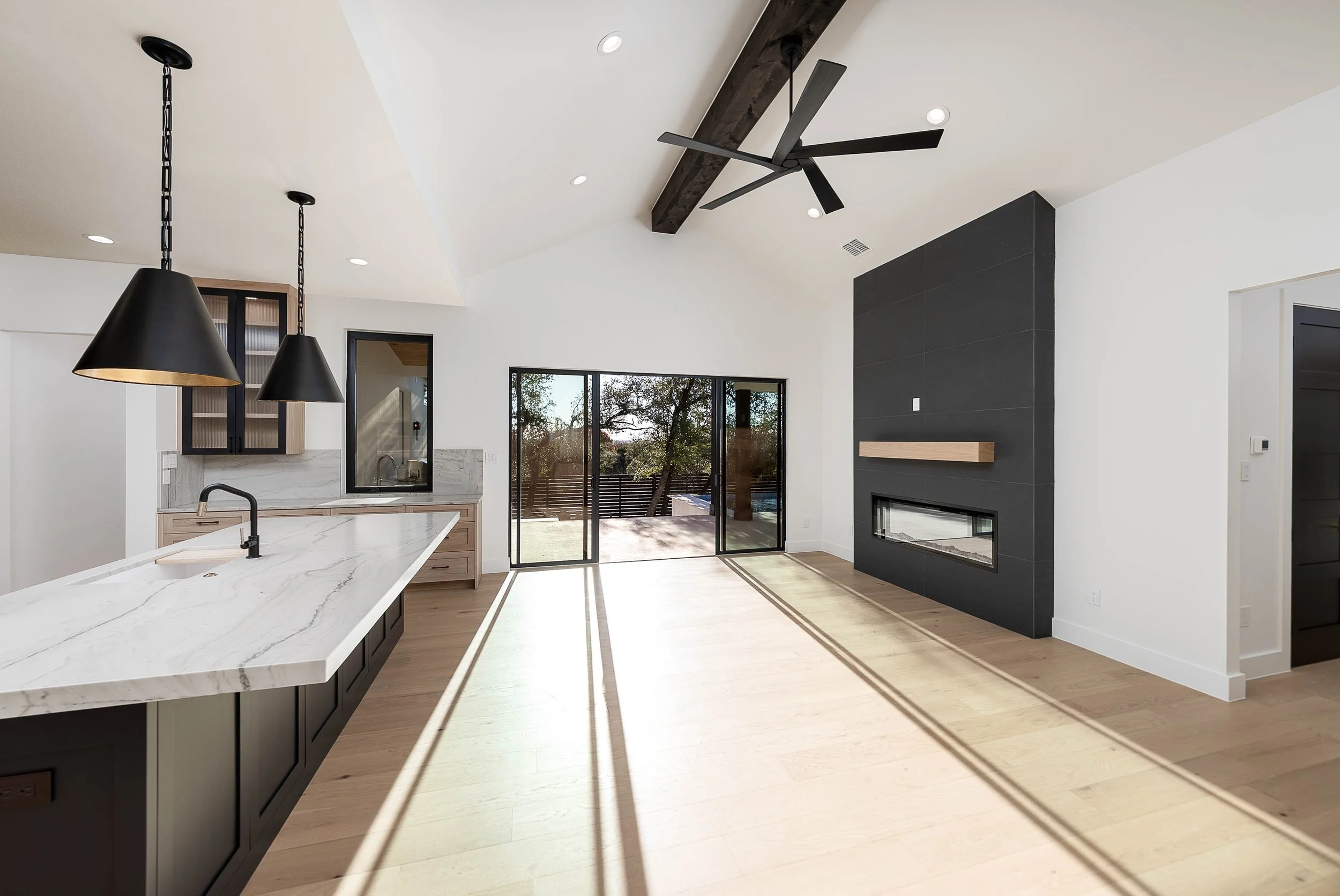 135 Stoneledge Dr-7.jpg