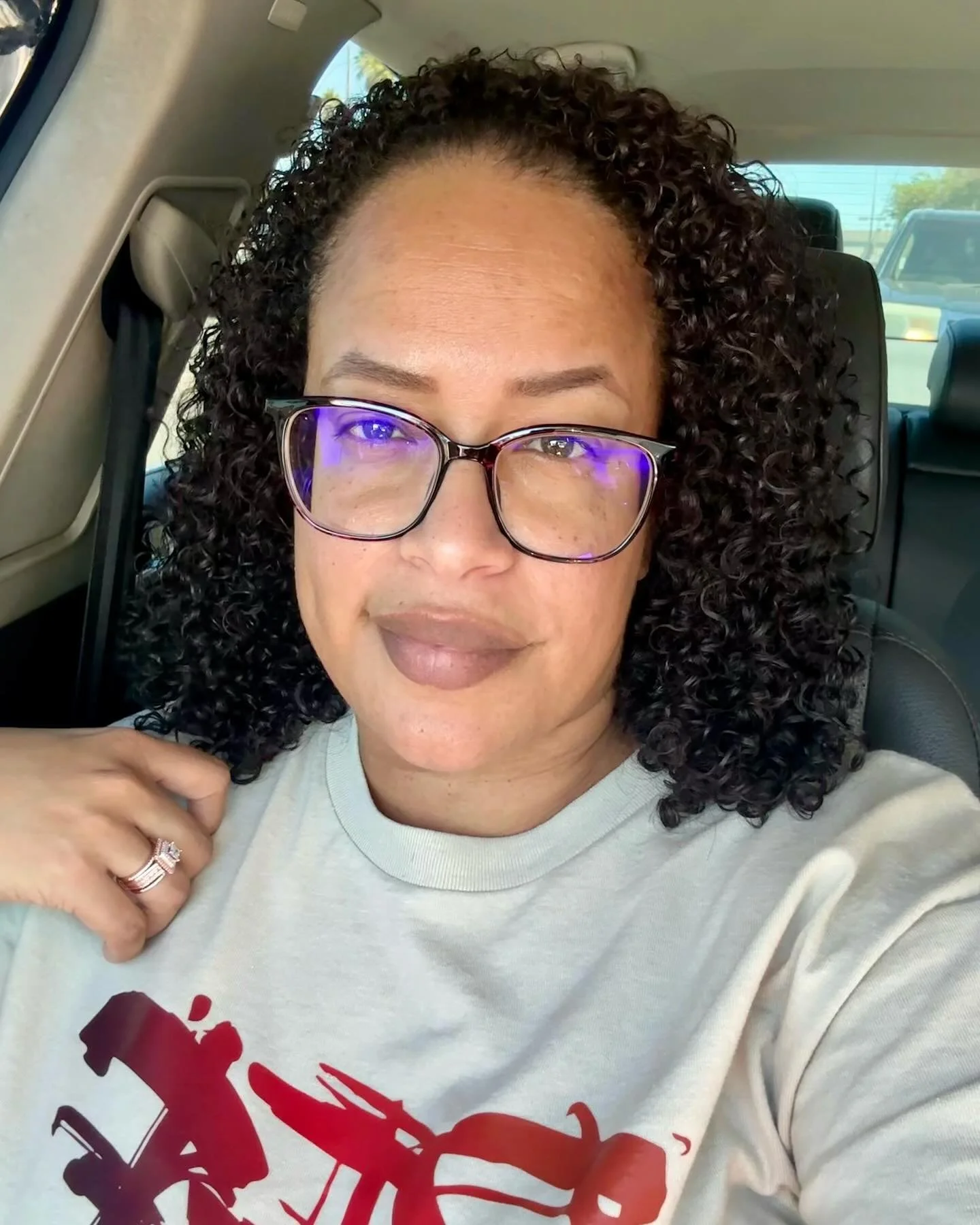 Lately, I’ve been a bit quiet—not because I’m hiding, but because I’ve been healing, building, and listening to God in a new way. Letting go of old things and old habits to make room for the new.
This season is stretching me,
