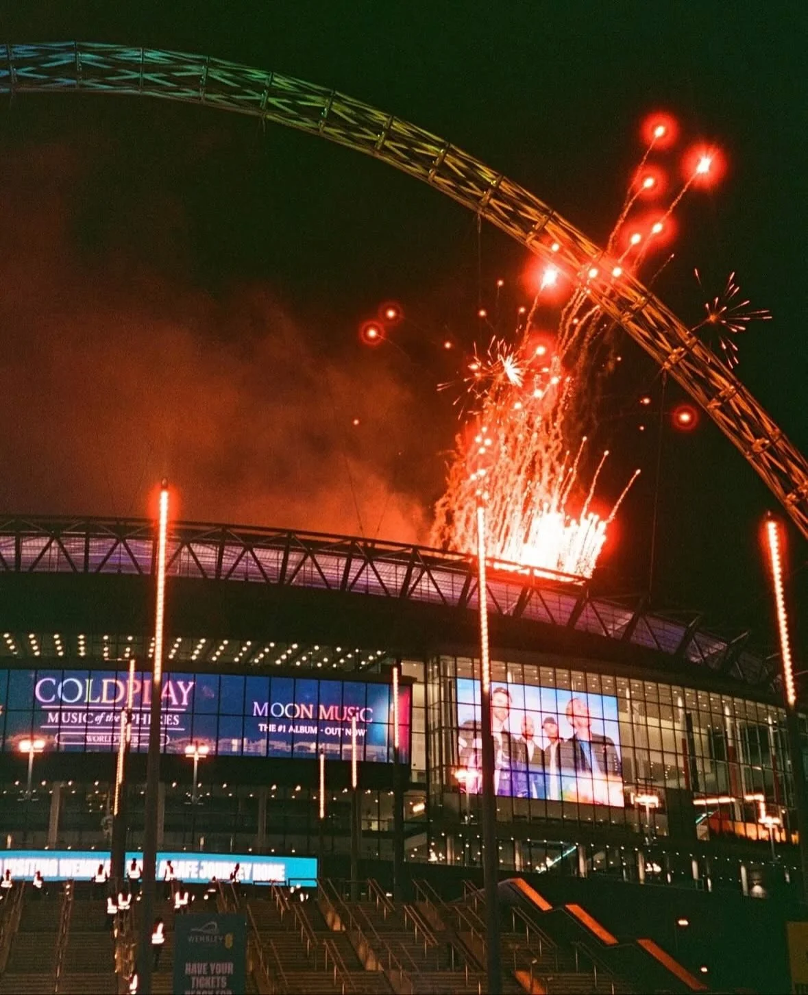 Coldplay 2025! 🪐 

Music of the Spheres