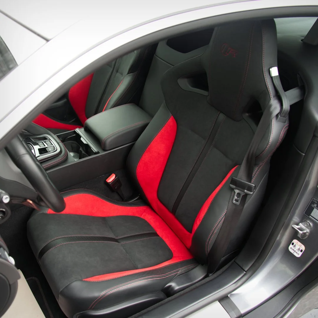 2024.06.21_Jaguar-F-Type-R-Sitze-Rot.jpg
