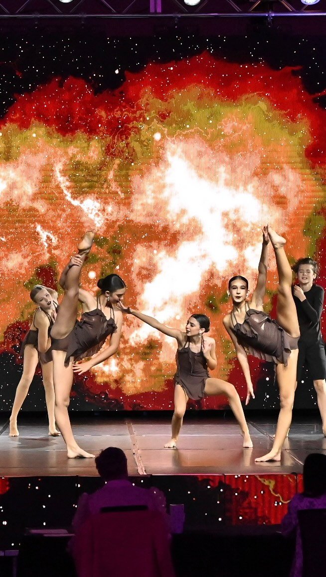 beneath the fading stars✨
choreography @mindysnyder_
#tdc #thedancecollectivemd #season7 #dance #dancersofinstagram #dancelife #dancereels #tdcmicd