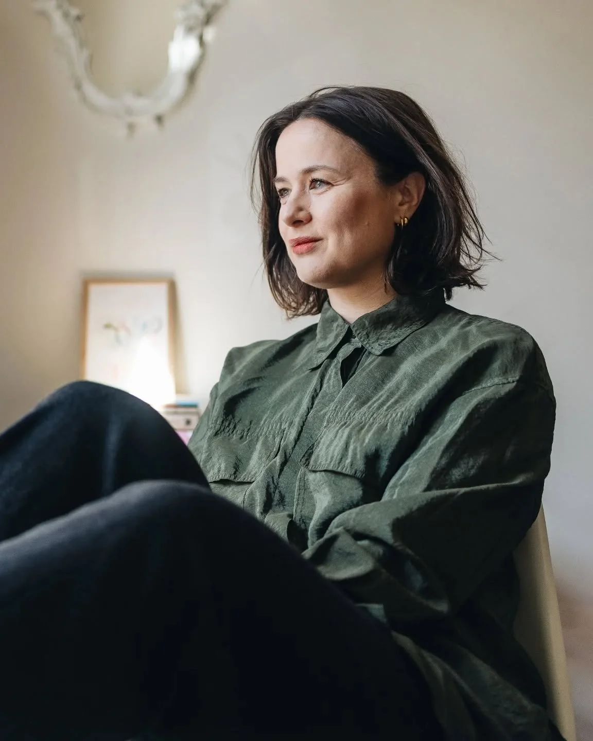 Everyone who knows me knows I prefer to stay behind the camera, but sometimes you have to show up to look all professional &amp; stuff. Awkward smile aside, I just wanted to say a quick hello 👋🏻