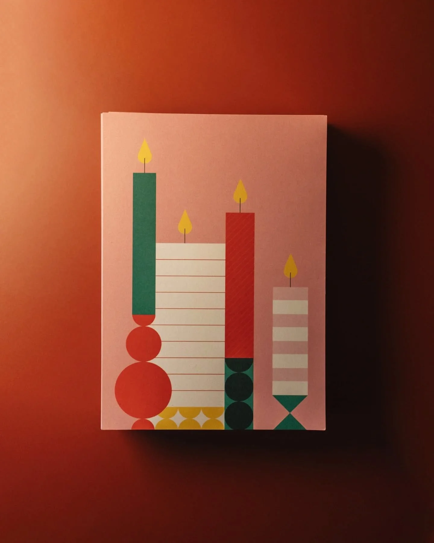 While I wouldn't call myself a Christmas person, I do enjoy the tradition of sending cards to loved ones. This year&rsquo;s candles offer a welcome glowing warmth during these chilly, sunless days of winter🕯️
Happy holidays! 🎄⛄️

#illustration #dig